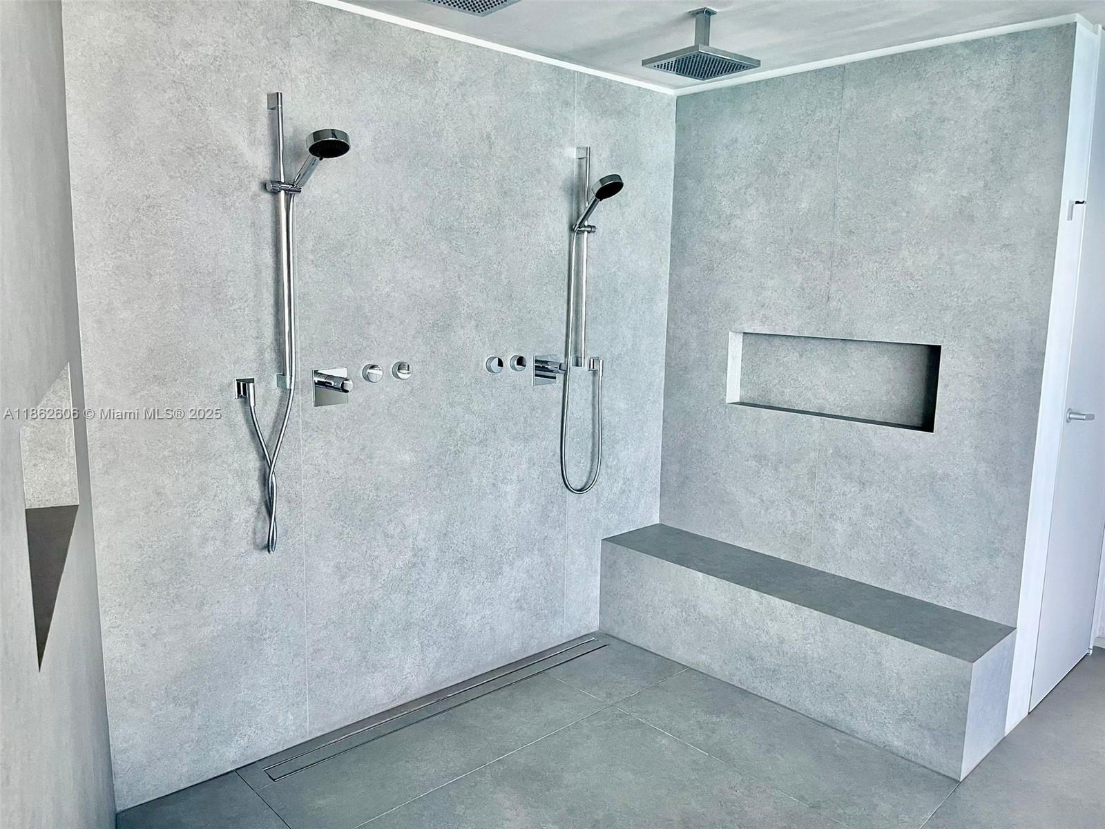 18555 COLLINS AVENUE COND - Residential Lease