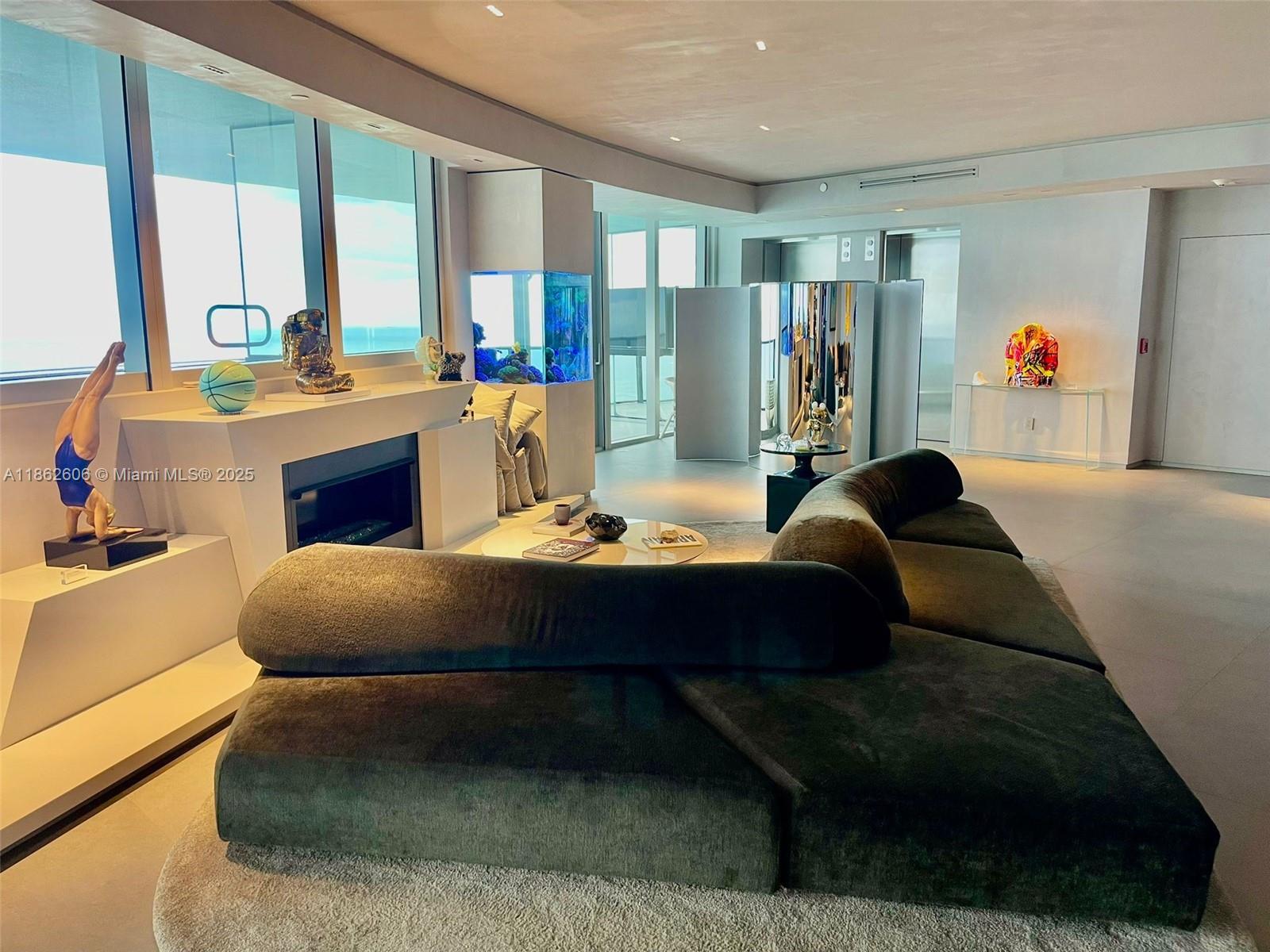 18555 COLLINS AVENUE COND - Residential Lease