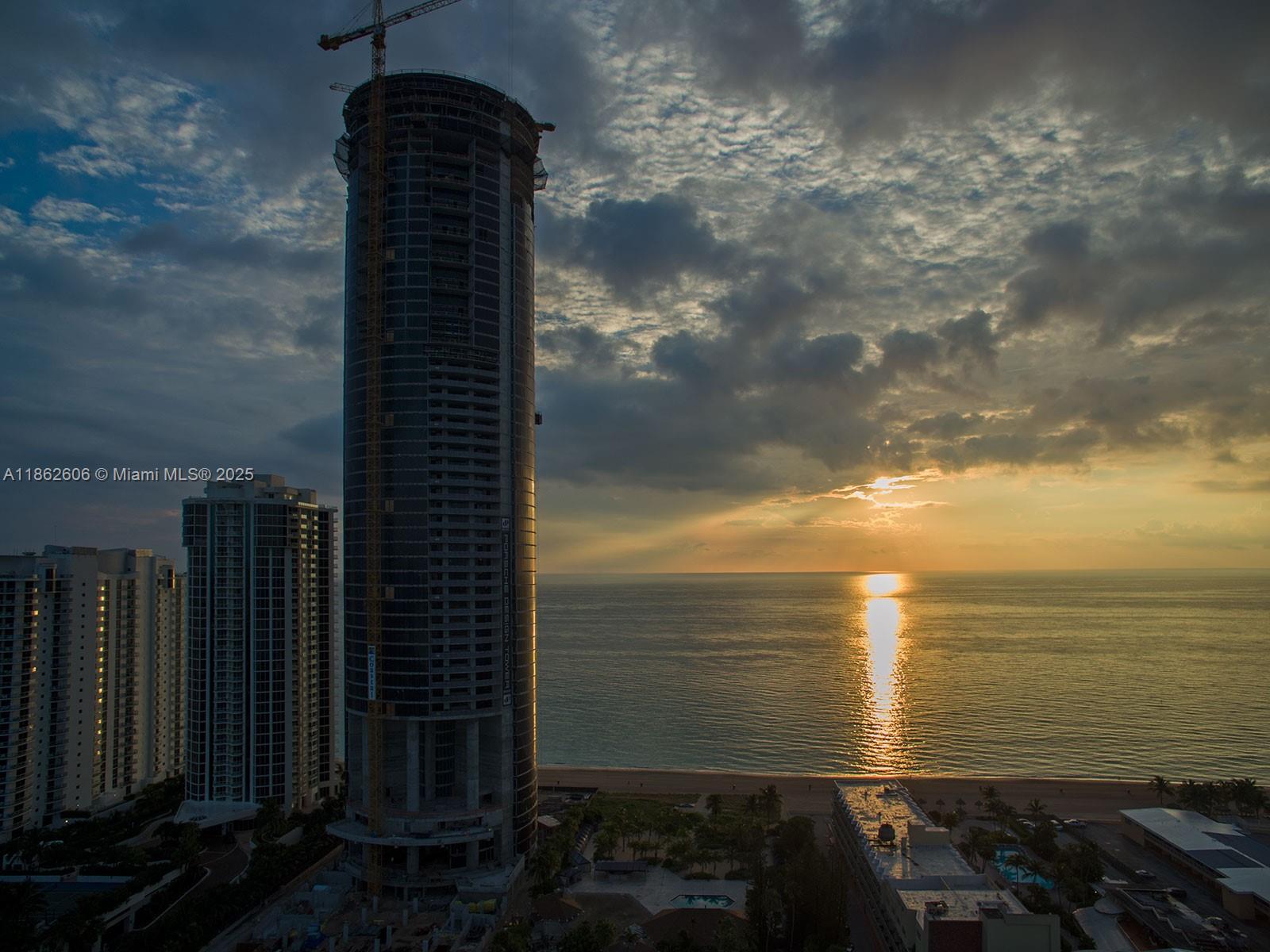 18555 COLLINS AVENUE COND - Residential Lease