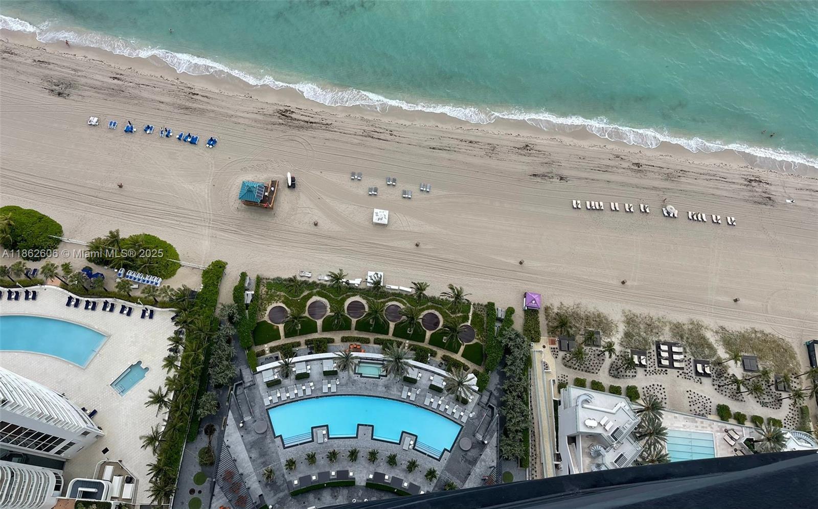 18555 COLLINS AVENUE COND - Residential Lease