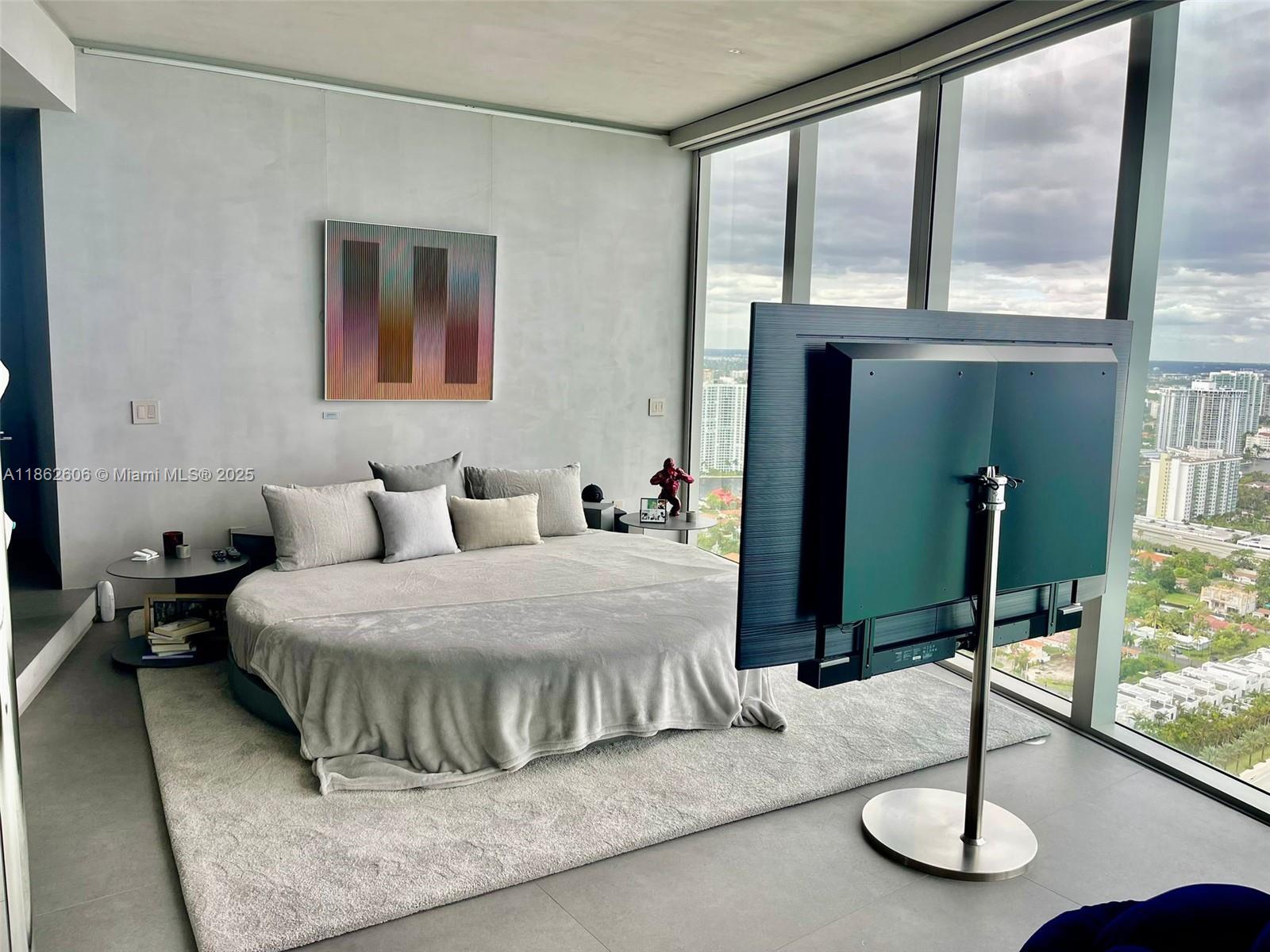 18555 COLLINS AVENUE COND - Residential Lease