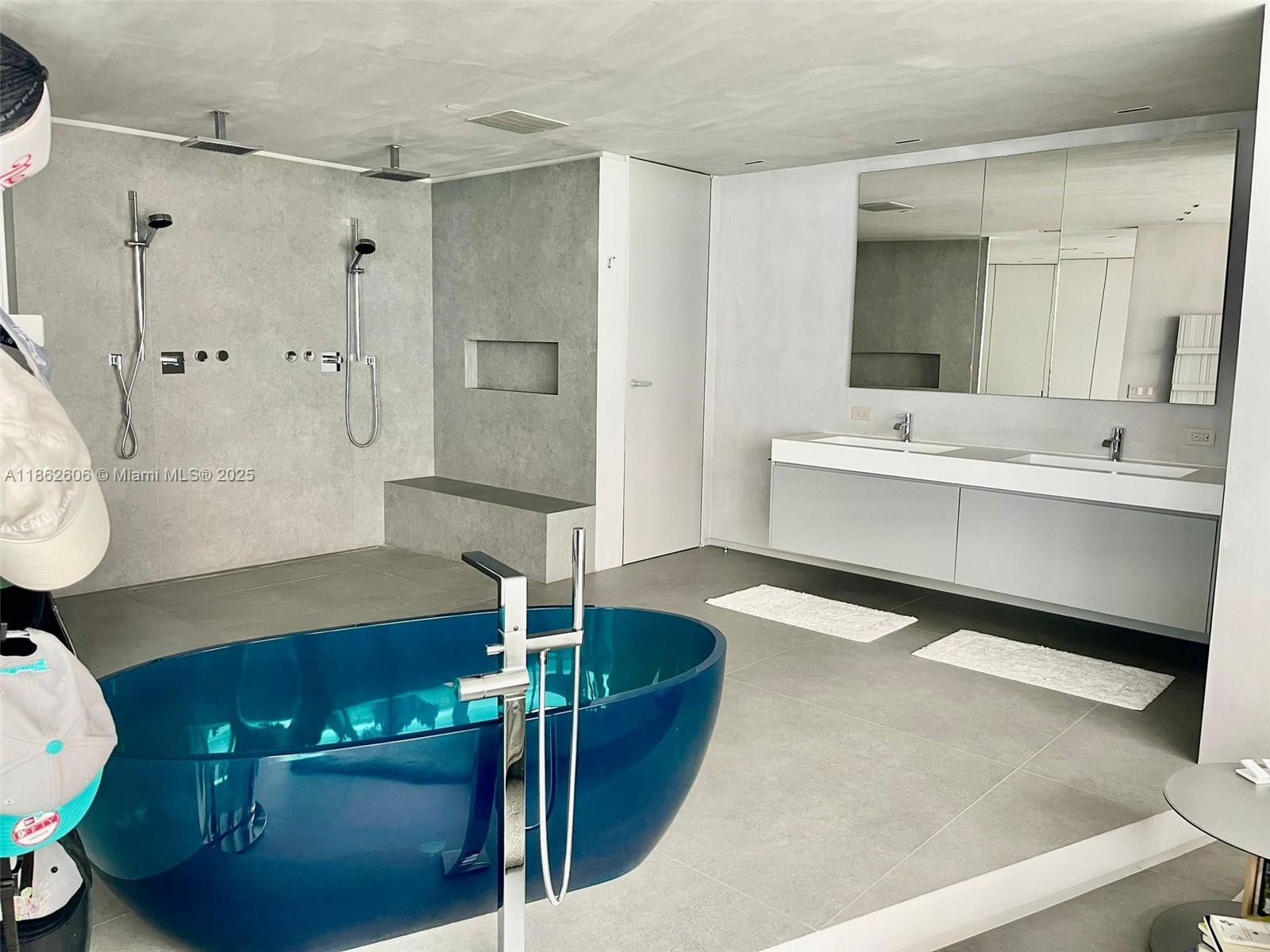 18555 COLLINS AVENUE COND - Residential Lease