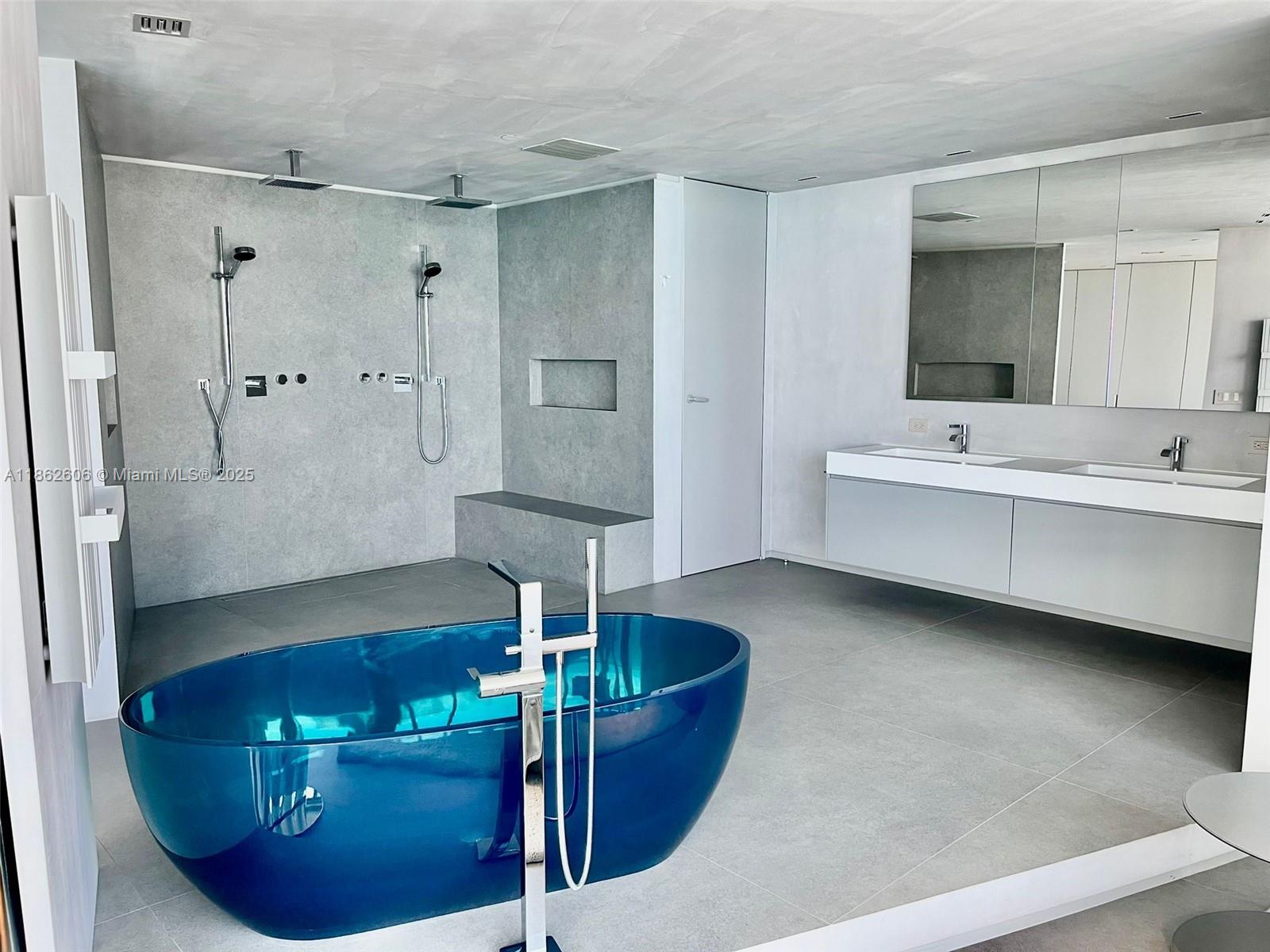 18555 COLLINS AVENUE COND - Residential Lease