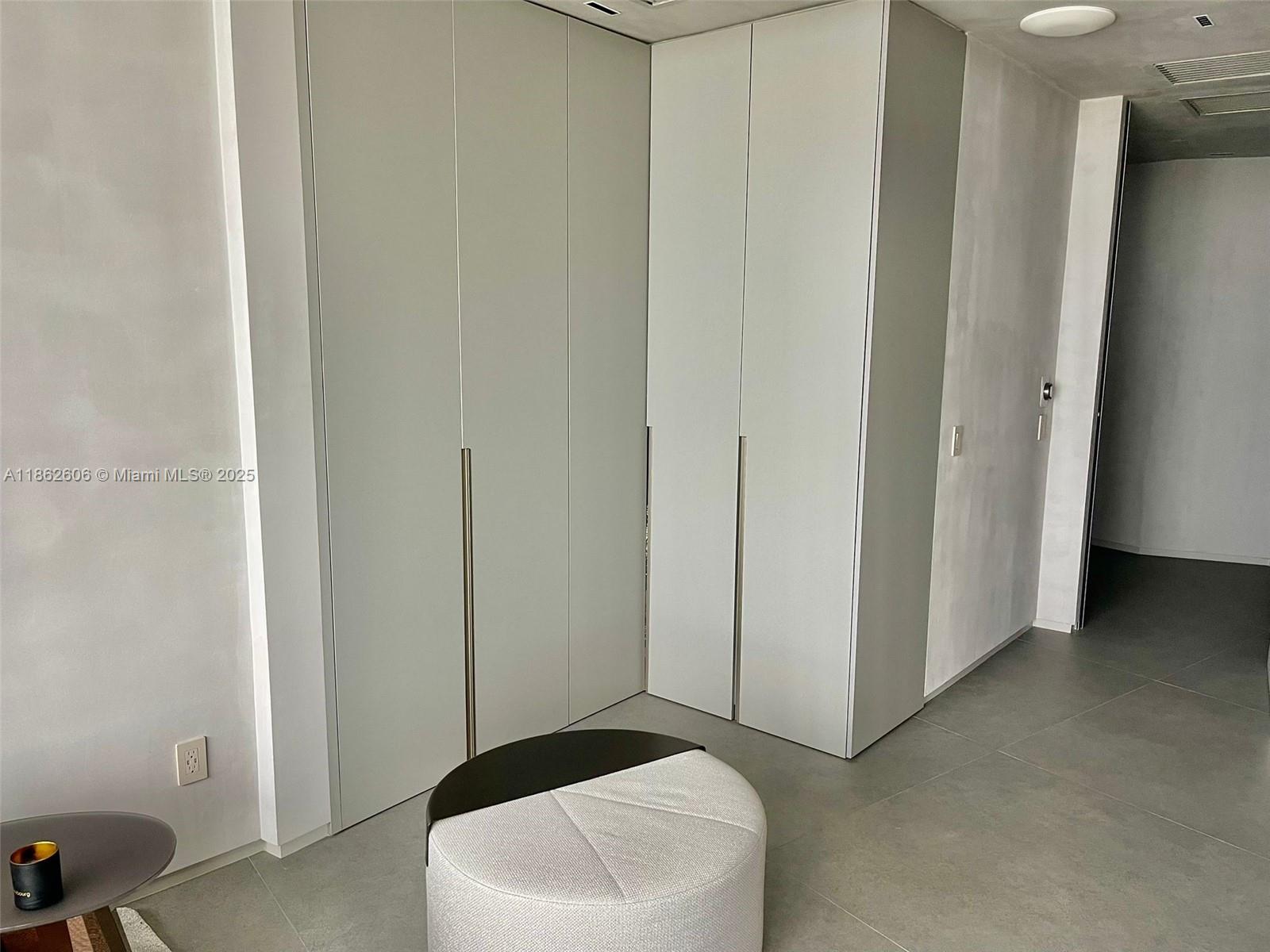 18555 COLLINS AVENUE COND - Residential Lease