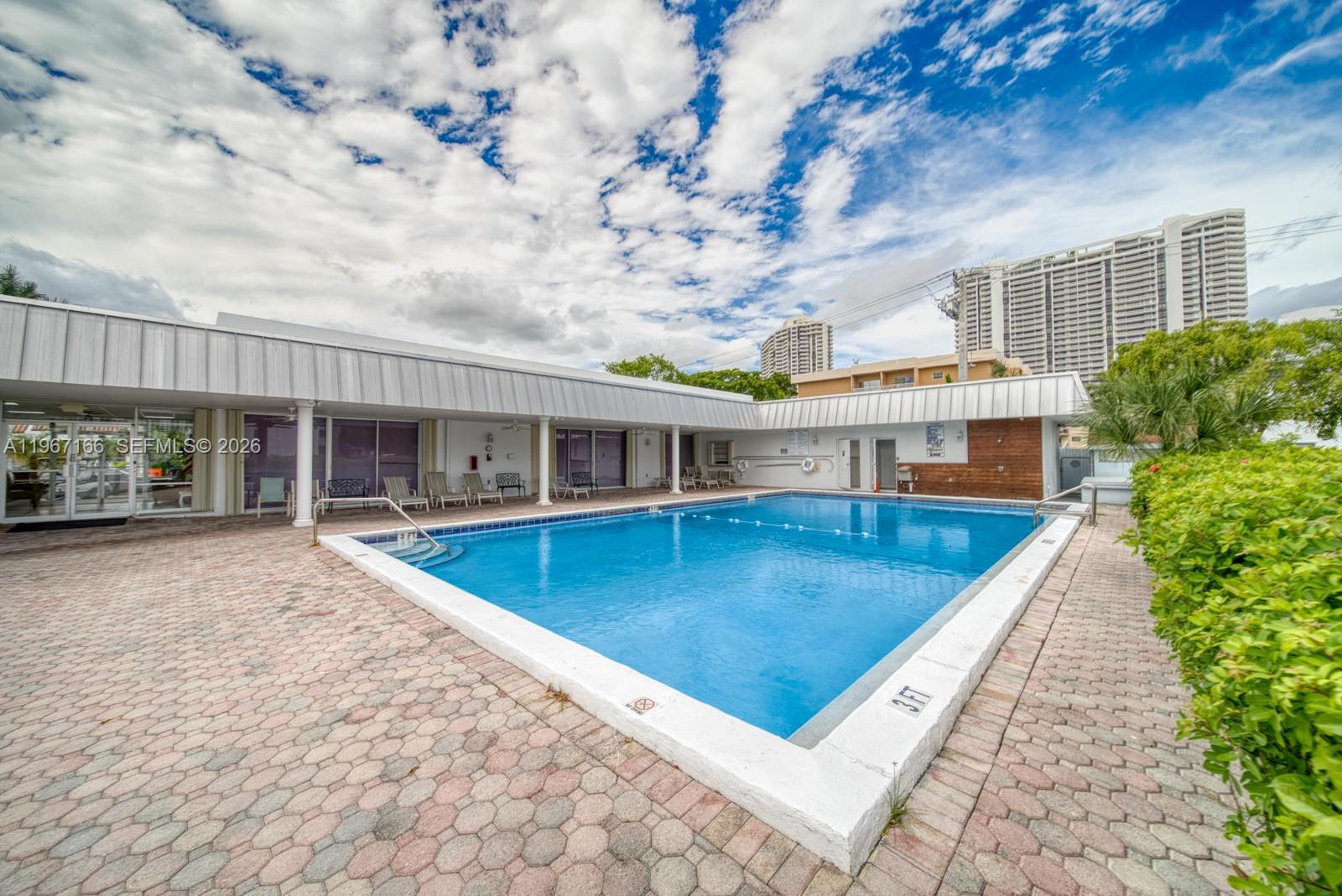 EASTERN SHORES - Residential