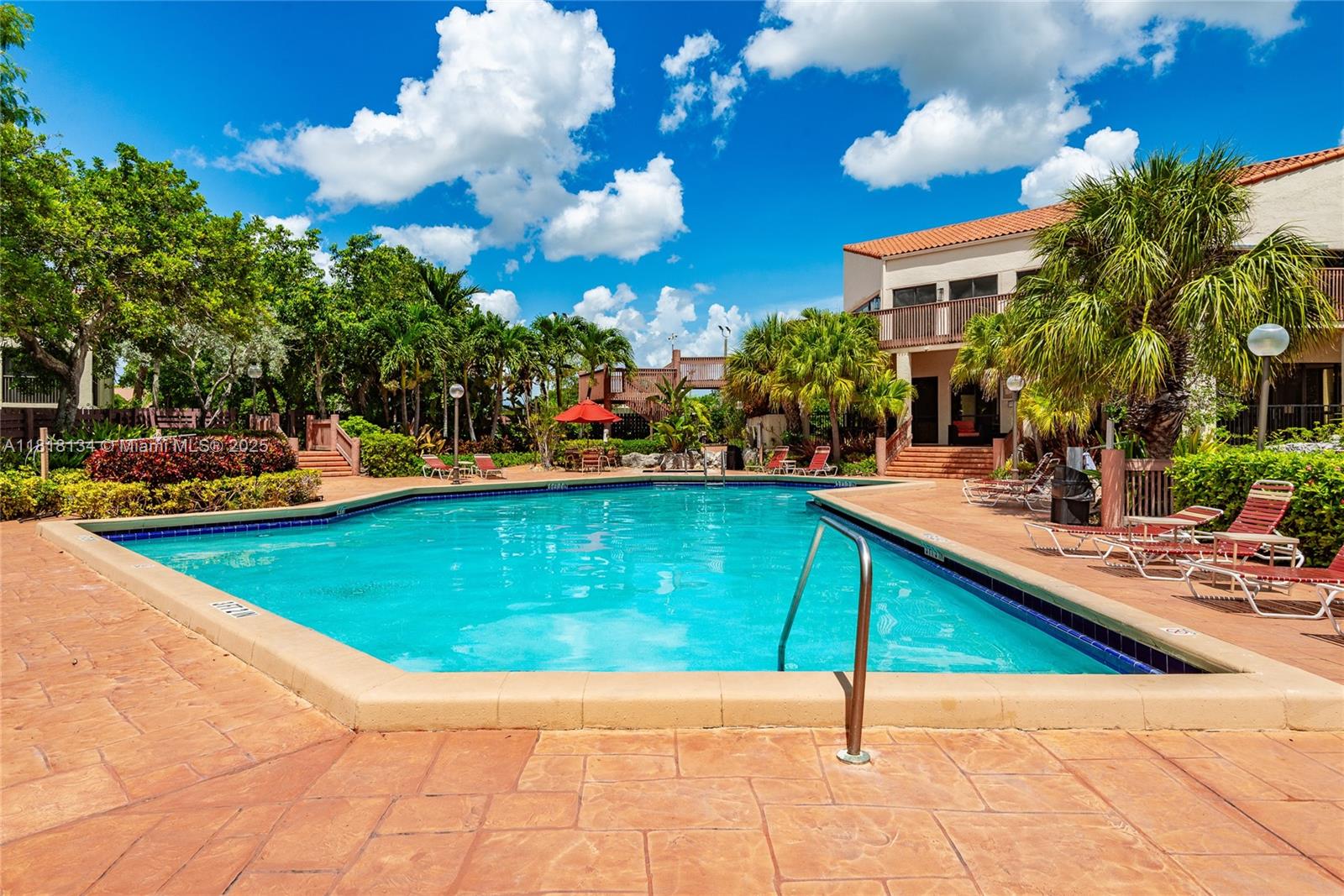 DIPLOMAT SQUARE CONDO - Residential