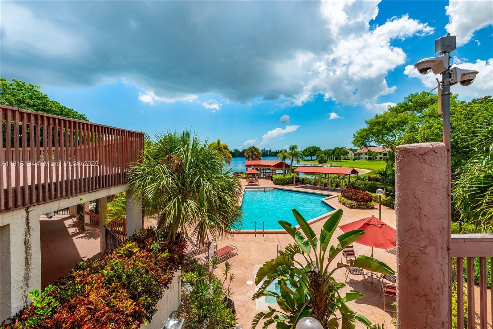 DIPLOMAT SQUARE CONDO - Residential