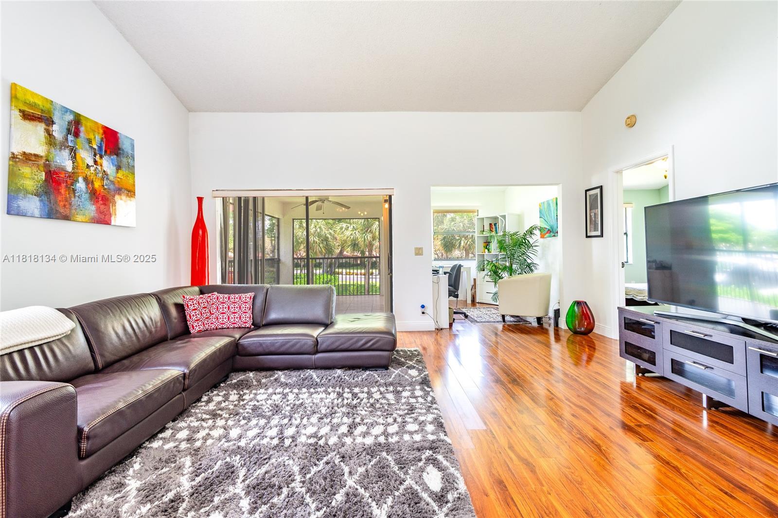 DIPLOMAT SQUARE CONDO - Residential