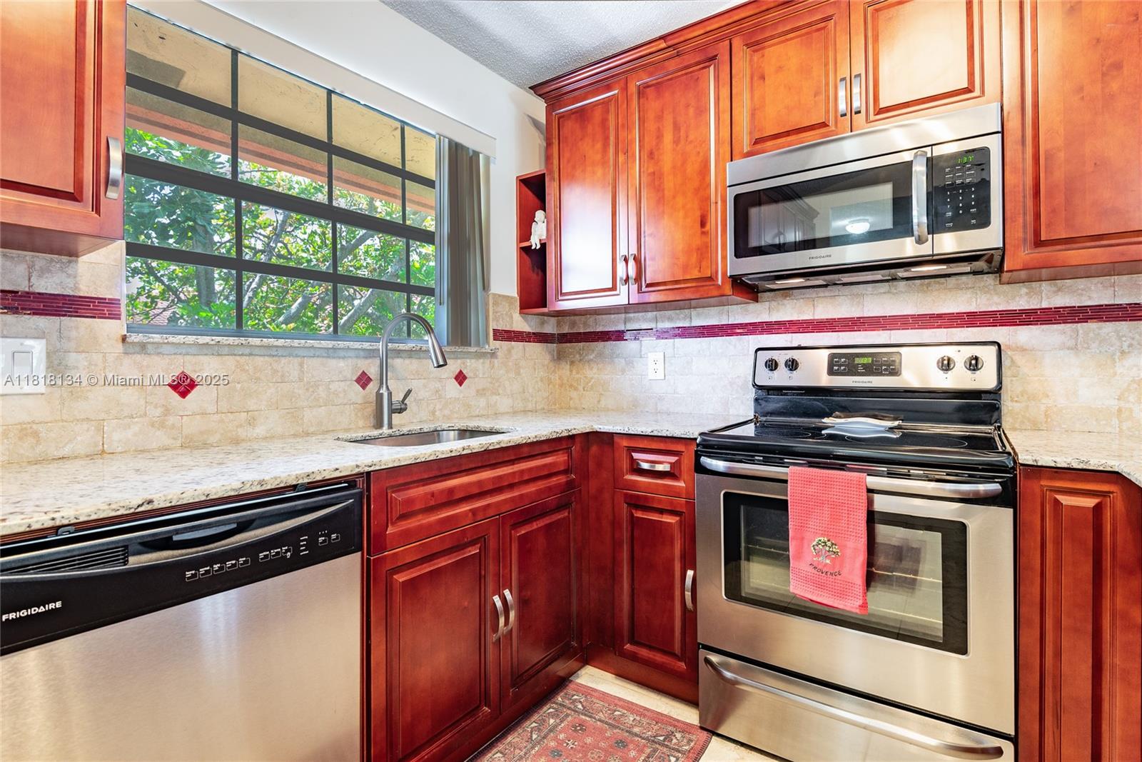 DIPLOMAT SQUARE CONDO - Residential