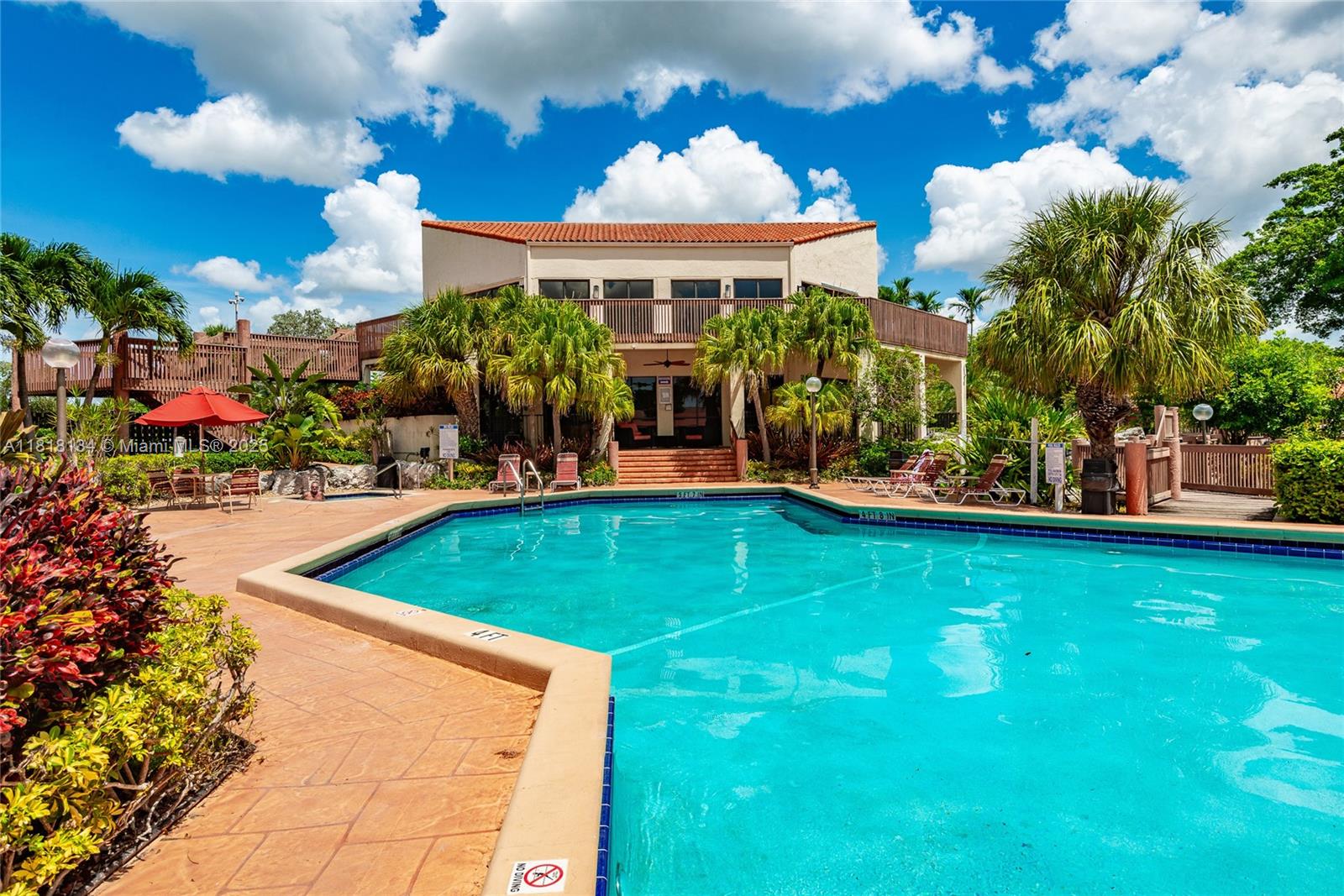 DIPLOMAT SQUARE CONDO - Residential