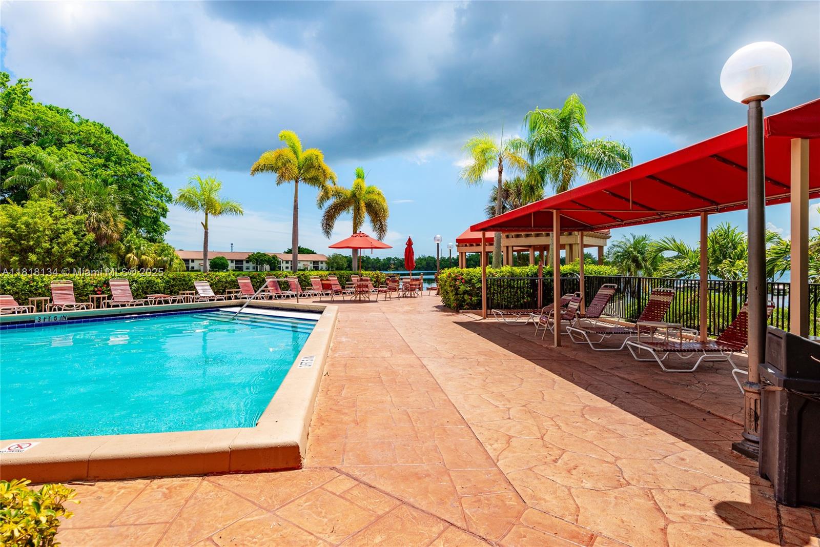 DIPLOMAT SQUARE CONDO - Residential