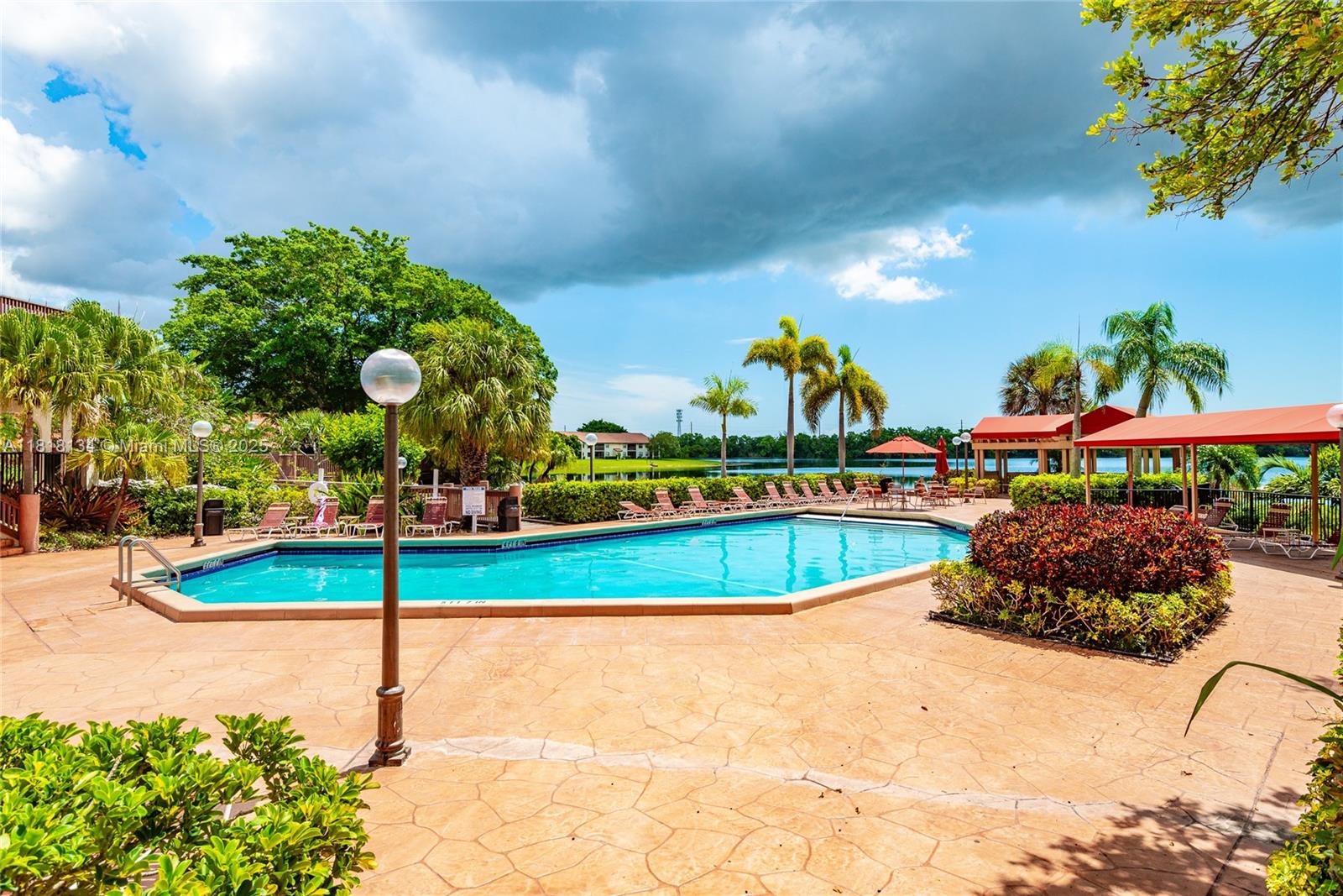 DIPLOMAT SQUARE CONDO - Residential