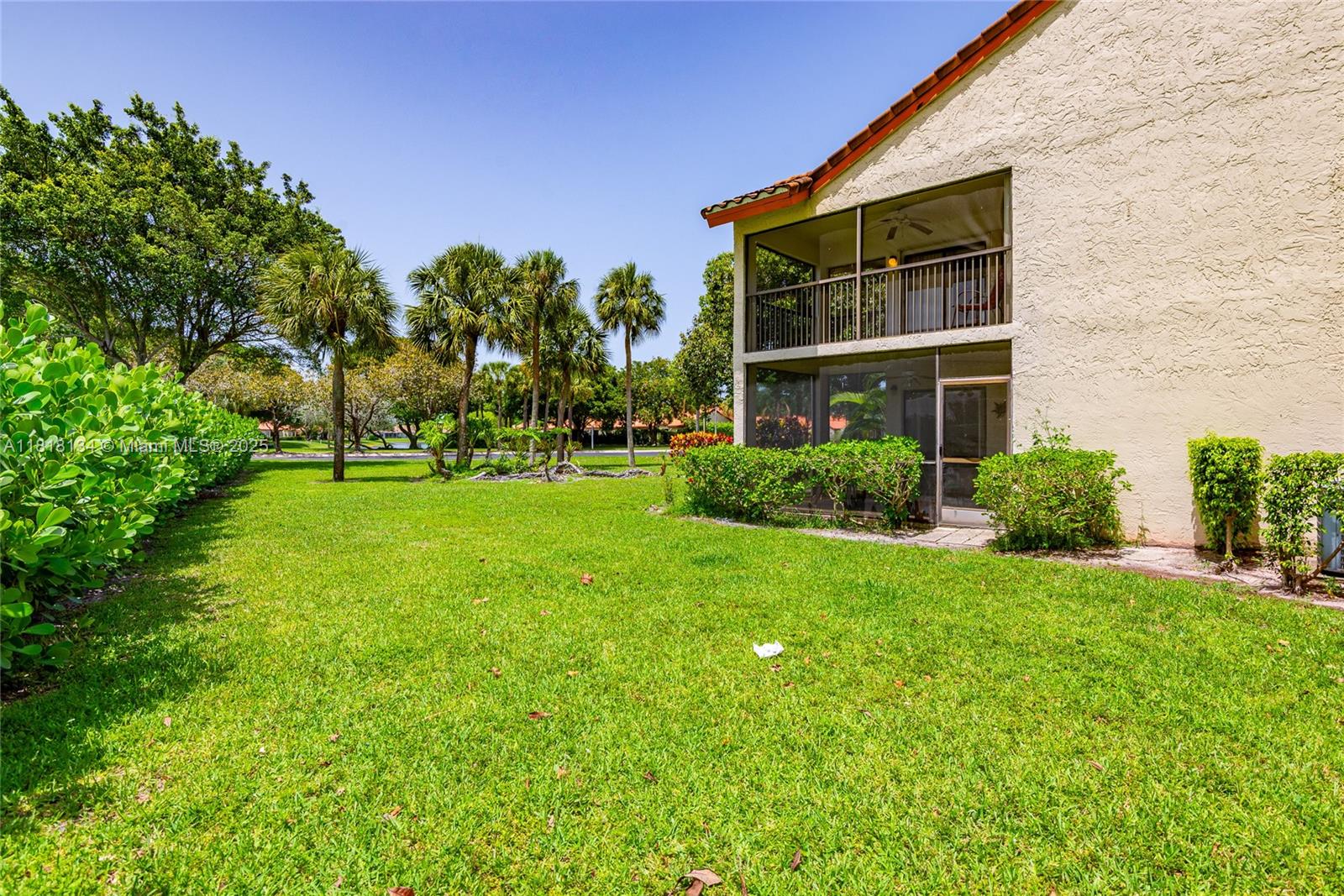 DIPLOMAT SQUARE CONDO - Residential