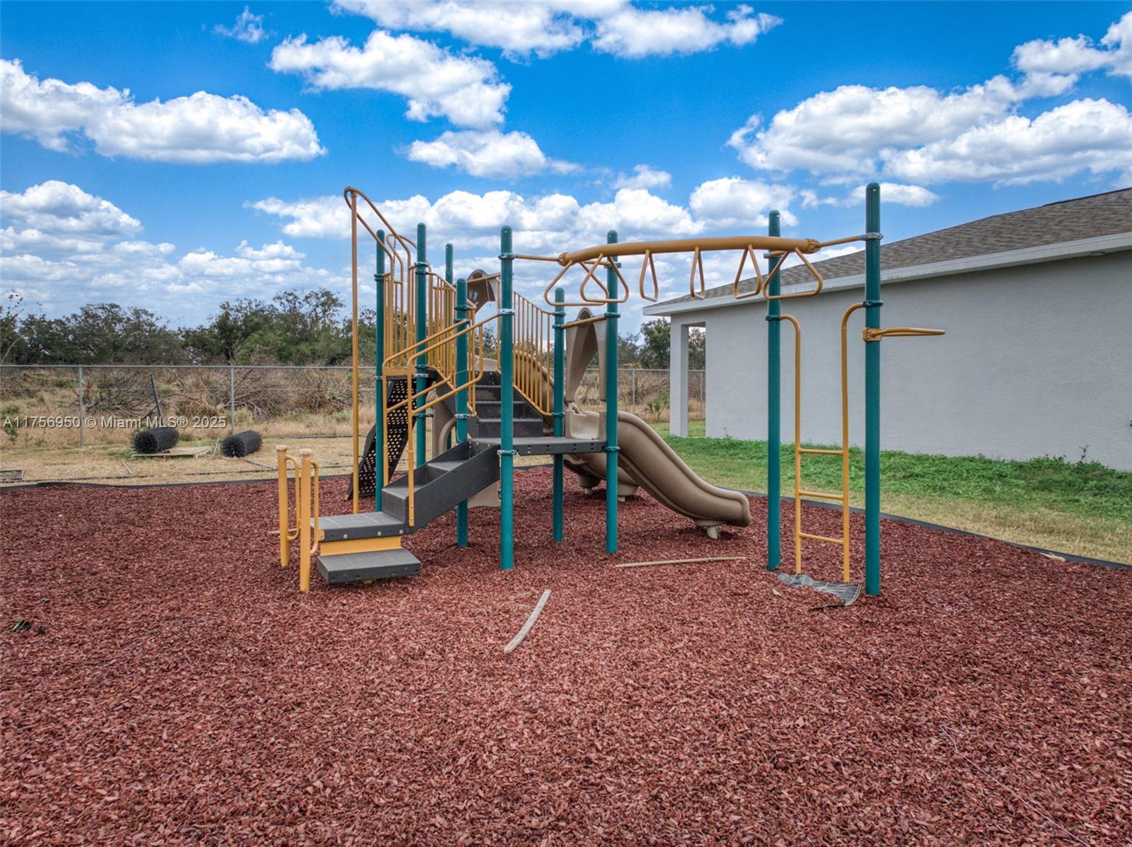 Las Villas at Kenilworth - Residential Lease