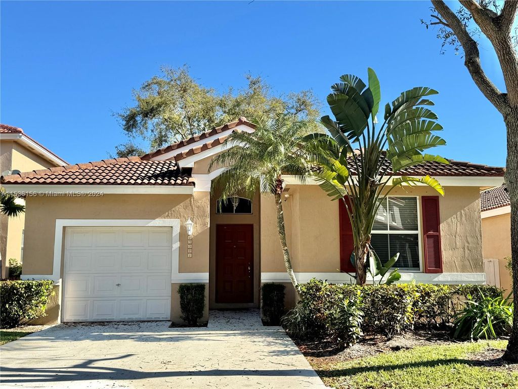 Photo of 15301 SW 51st St, Davie, FL 33331 (MLS # A11536156)