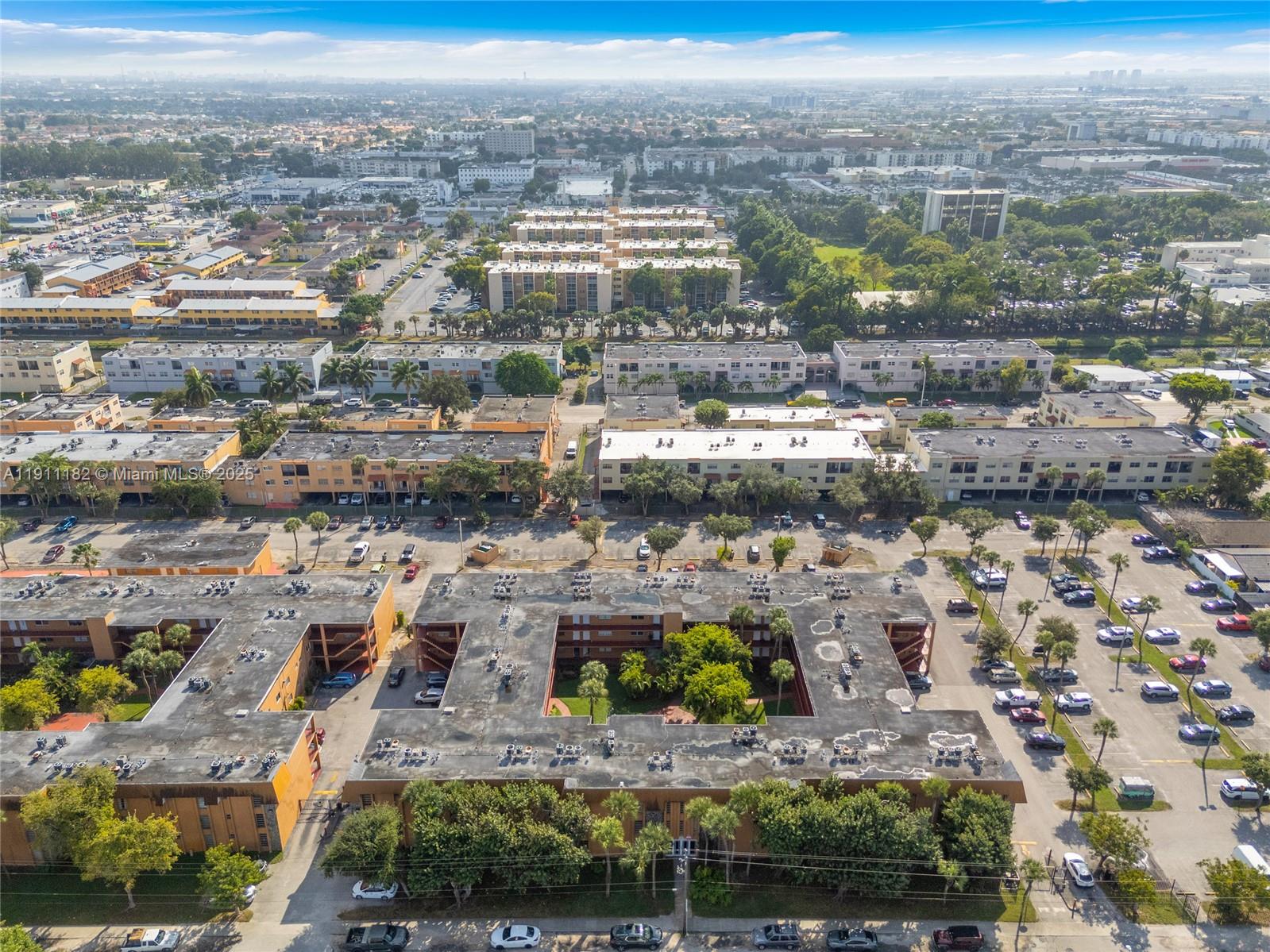 THE KENSINGTON CONDO - Residential