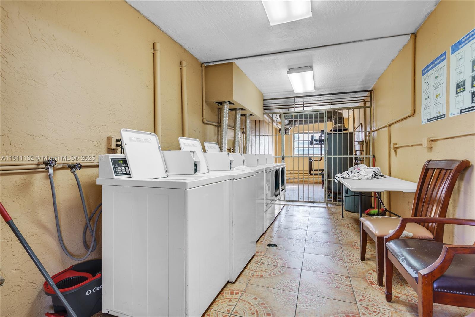 THE KENSINGTON CONDO - Residential