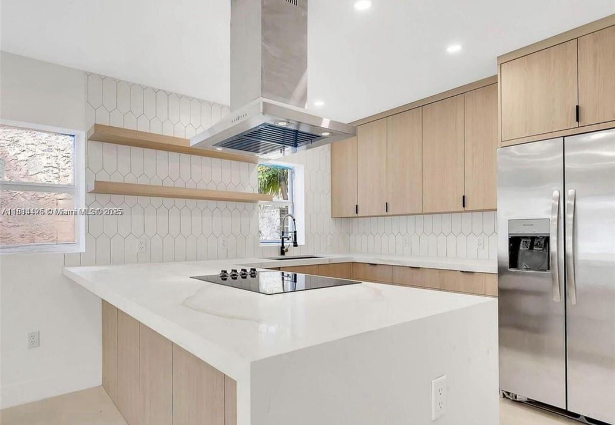 545 NW 47th St