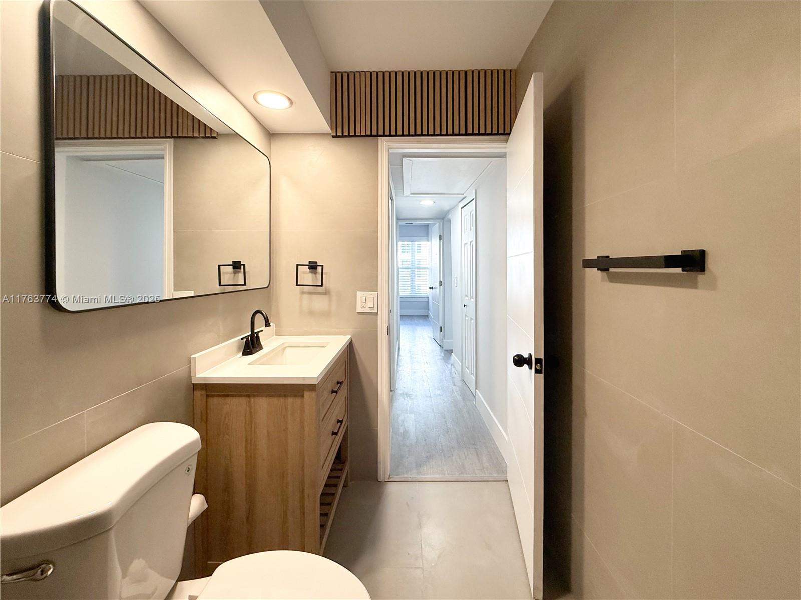 Property for Sale at 1770 E Las Olas Blvd 302, Fort Lauderdale, Broward County, Florida - Bedrooms: 1 
Bathrooms: 1  - $349,999