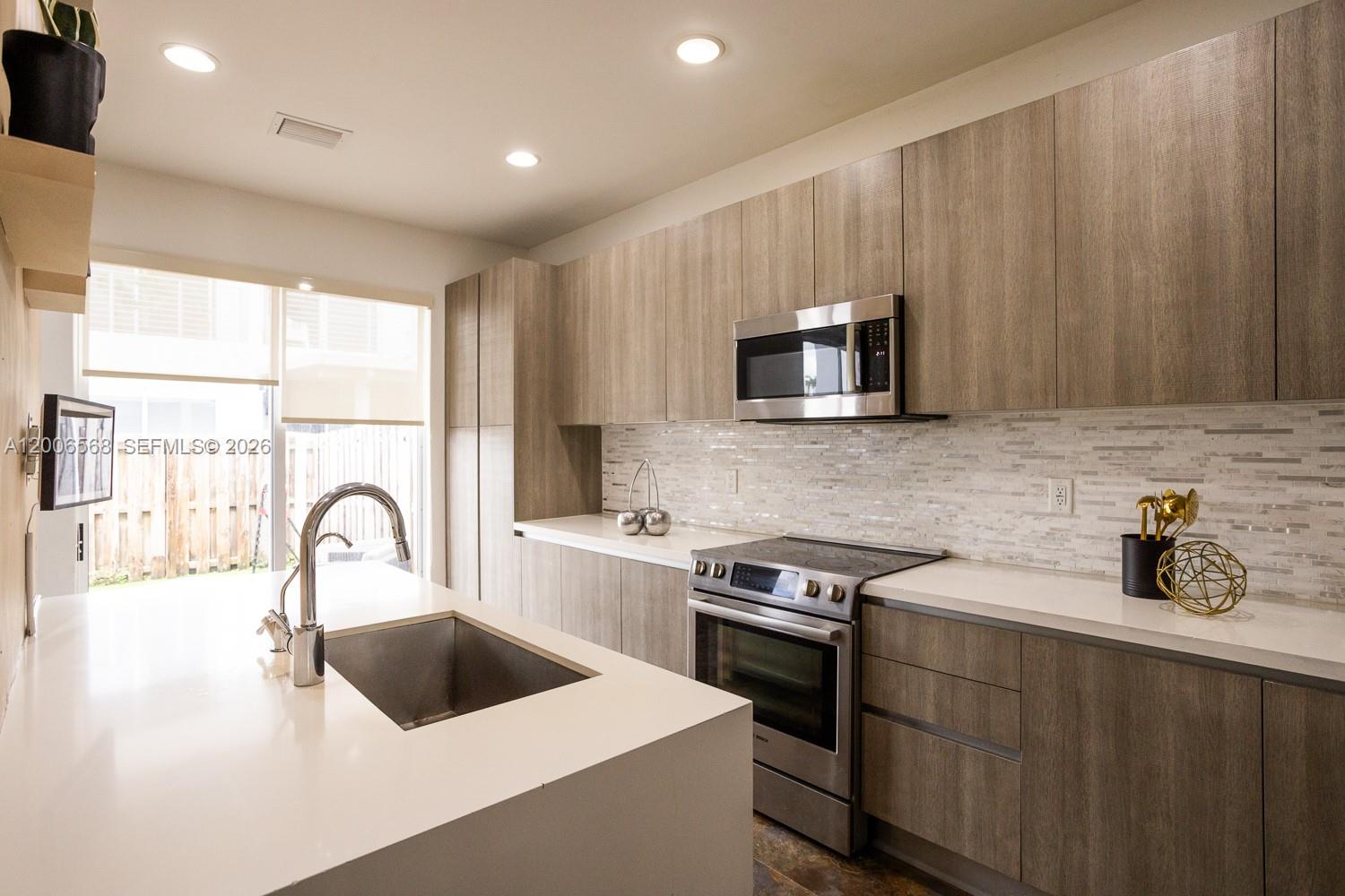 DORAL PALMS NORTH - Residential