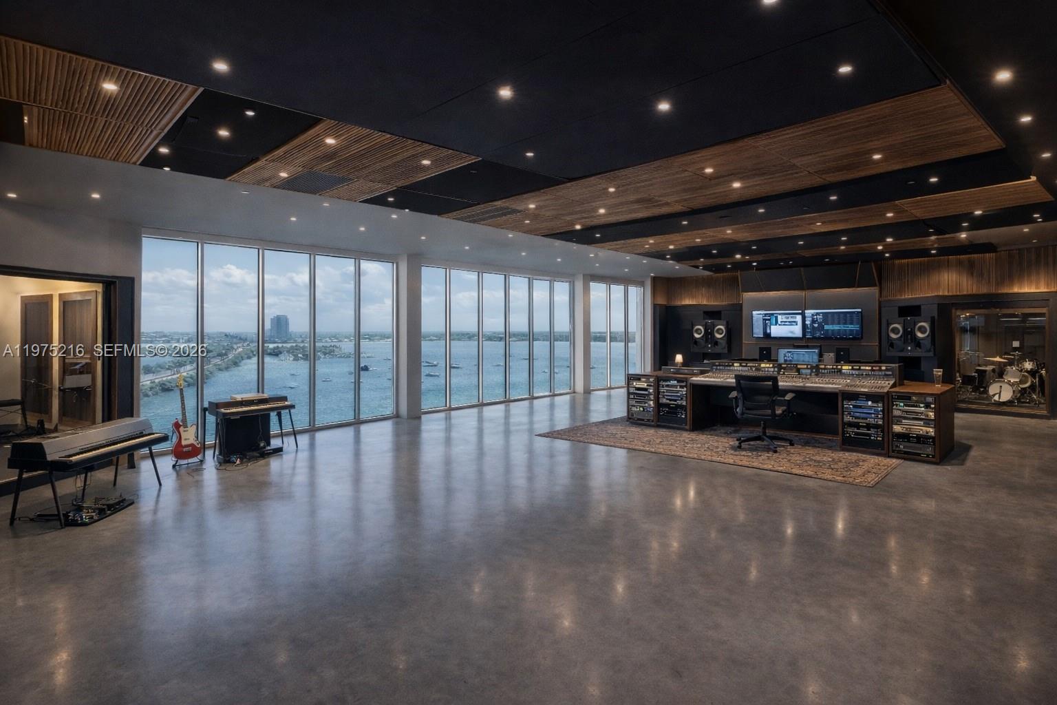 BAYSHORE YACHT & TENNIS - Residential