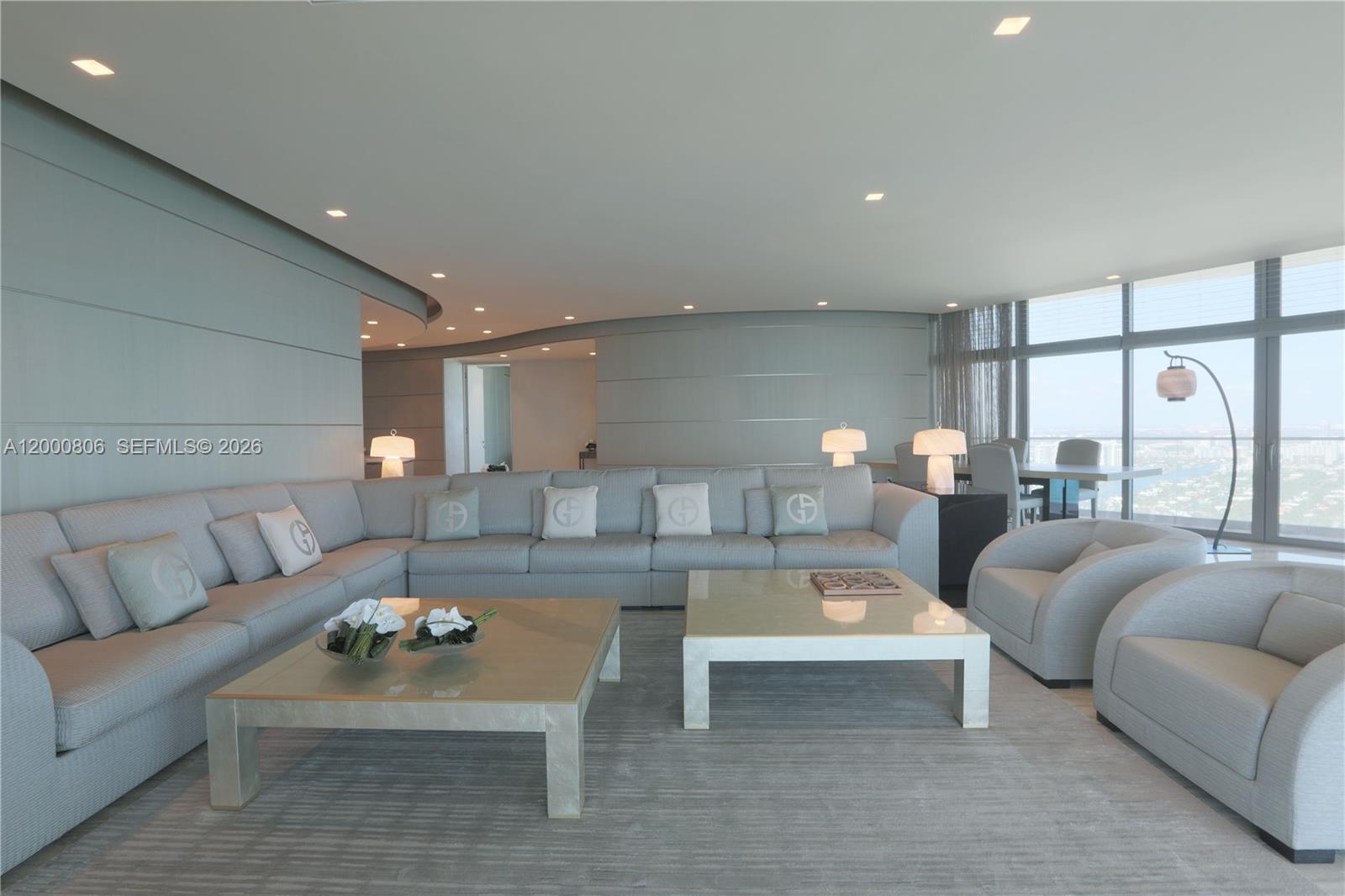 18975 Collins Ave 4800