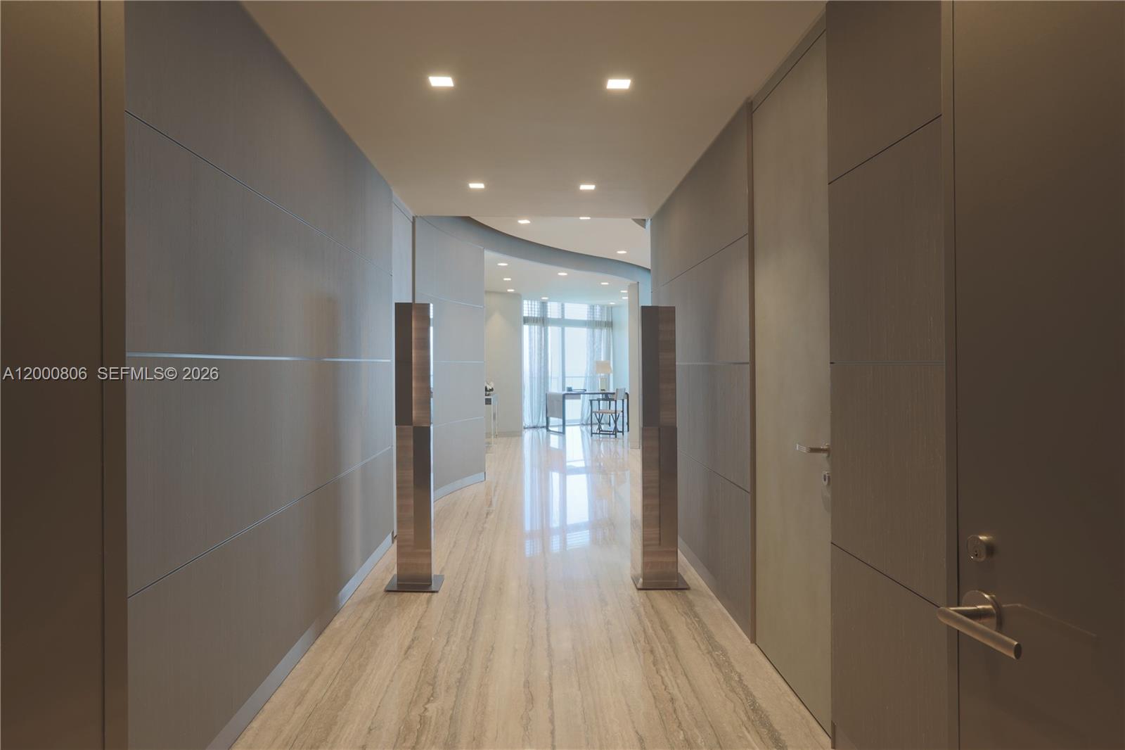 18975 Collins Ave 4800