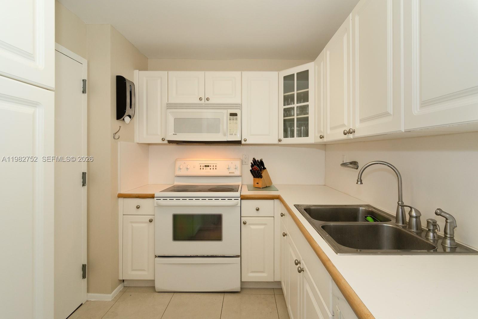 BRICKELL BAY CLUB CONDO - Residential