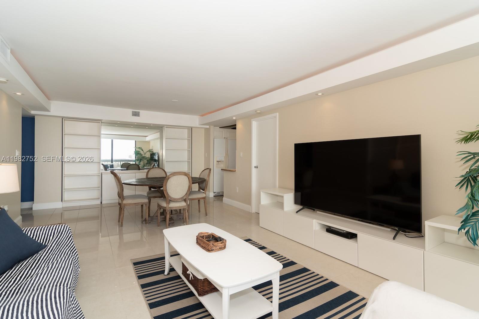 BRICKELL BAY CLUB CONDO - Residential