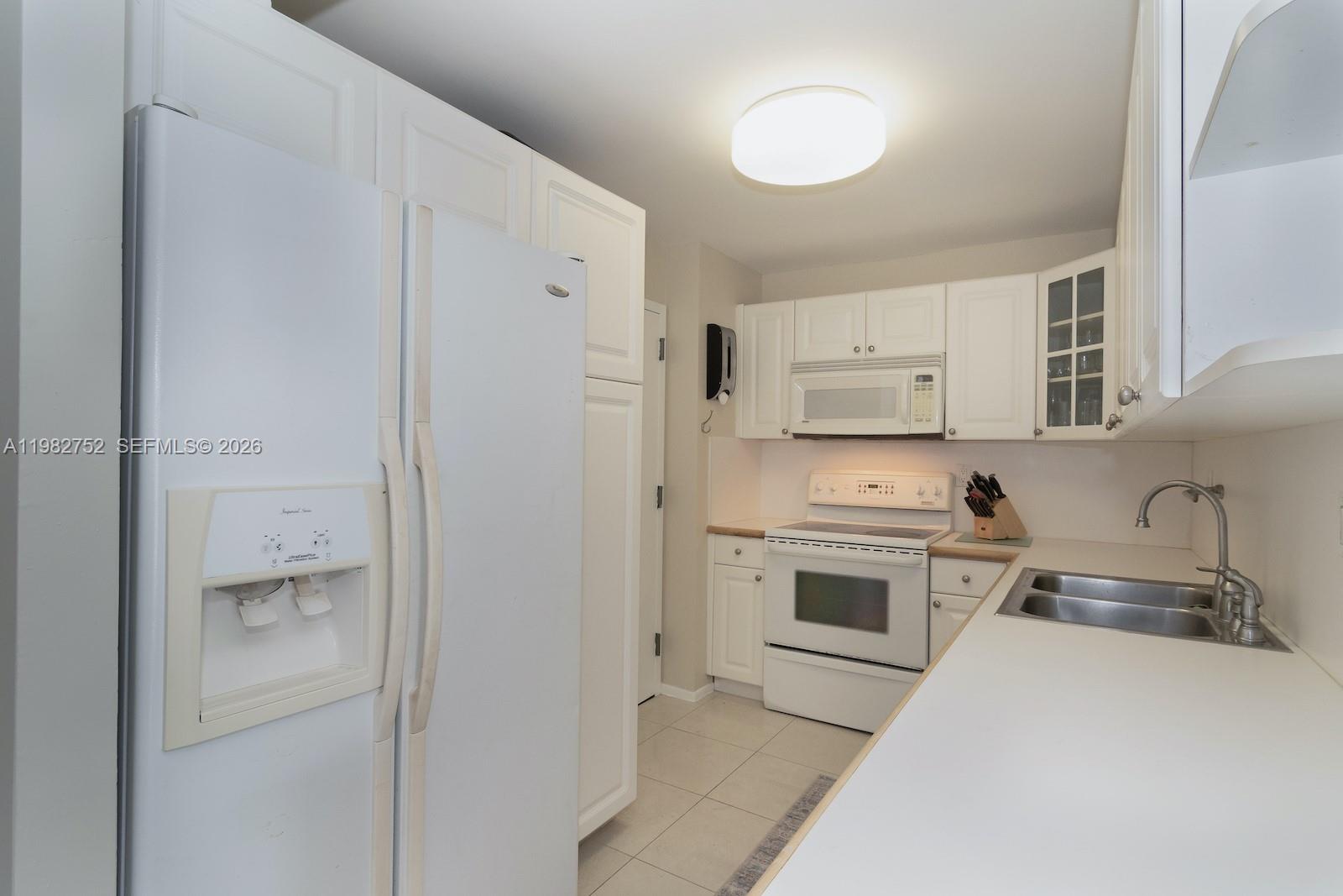 BRICKELL BAY CLUB CONDO - Residential