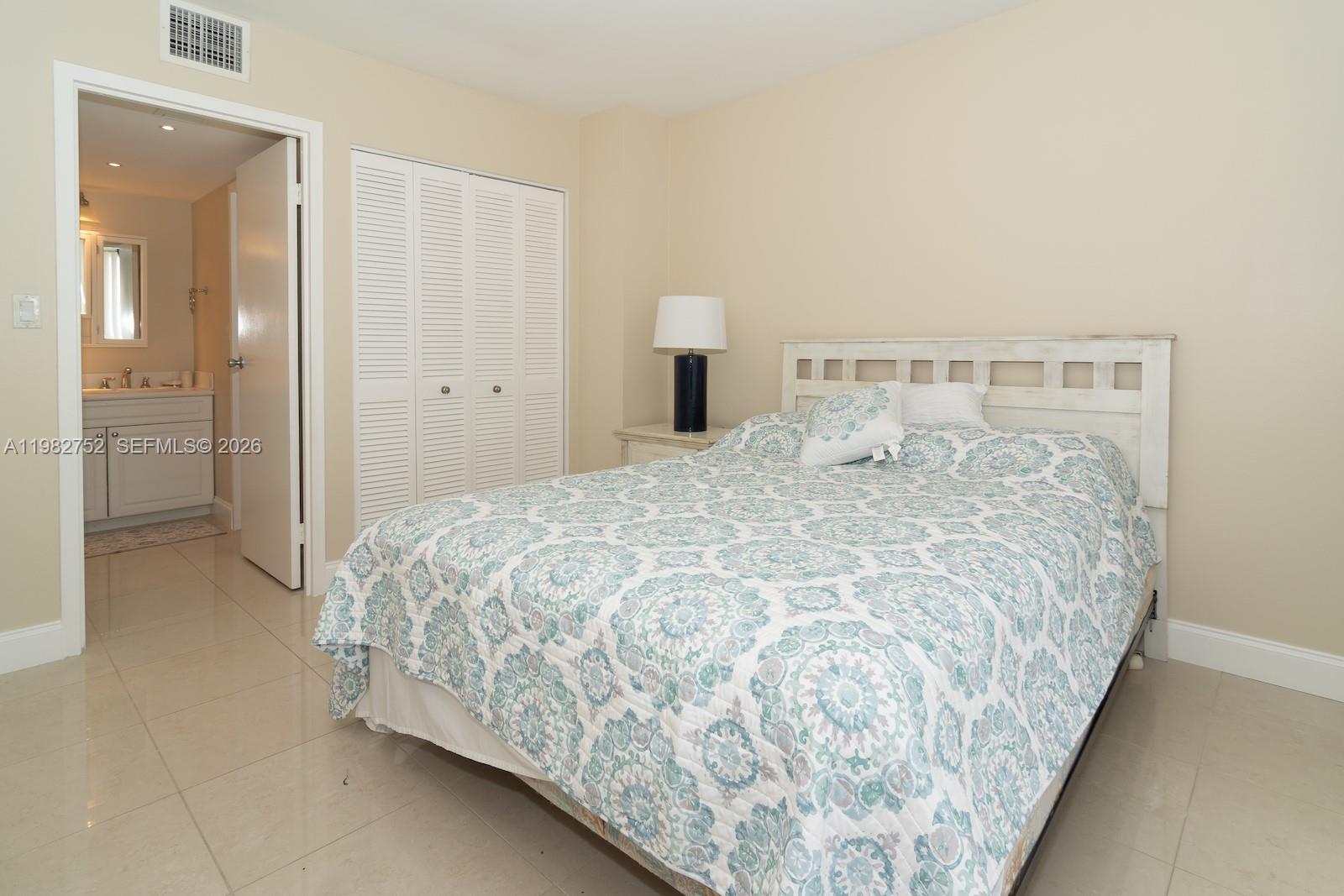 BRICKELL BAY CLUB CONDO - Residential