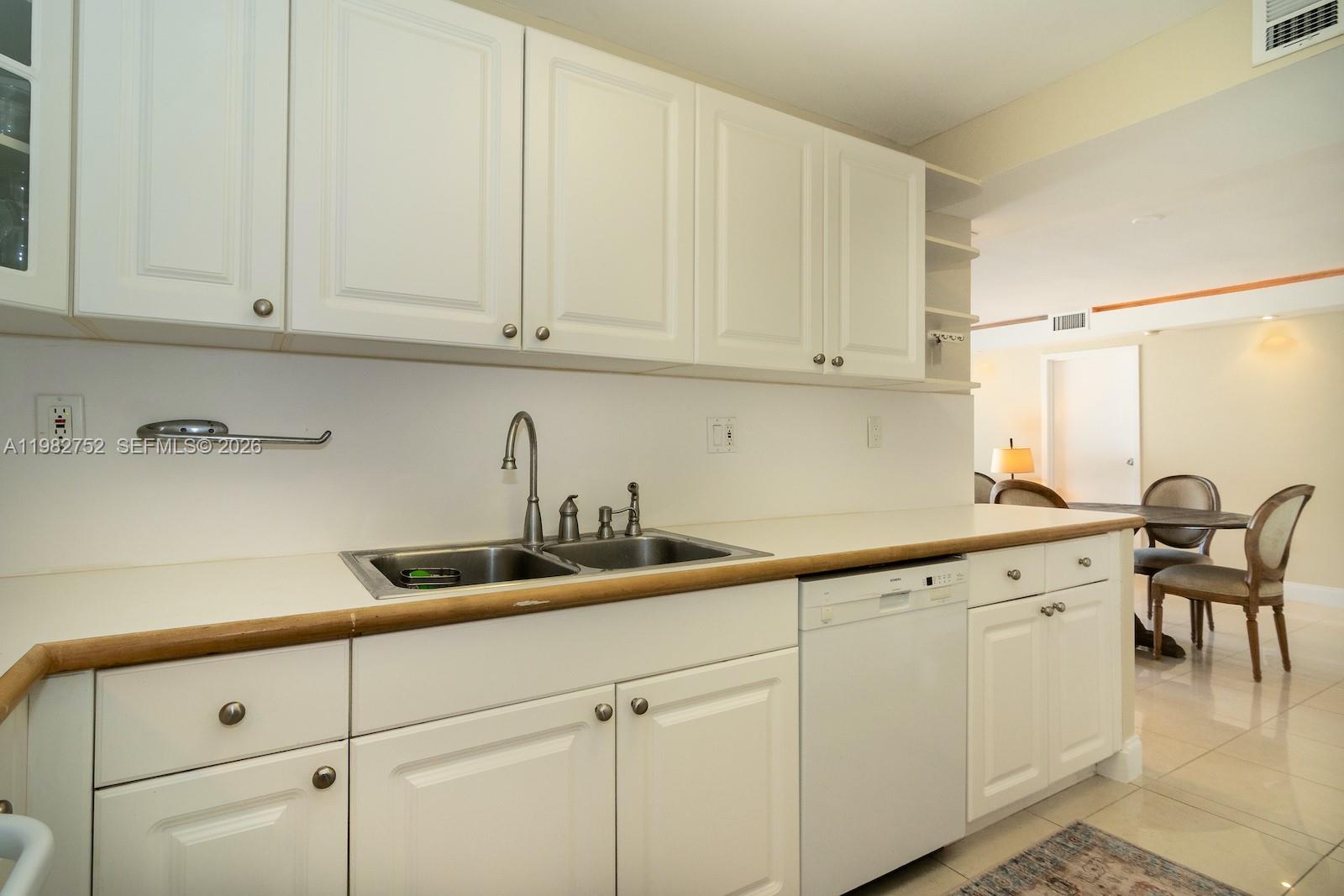 BRICKELL BAY CLUB CONDO - Residential