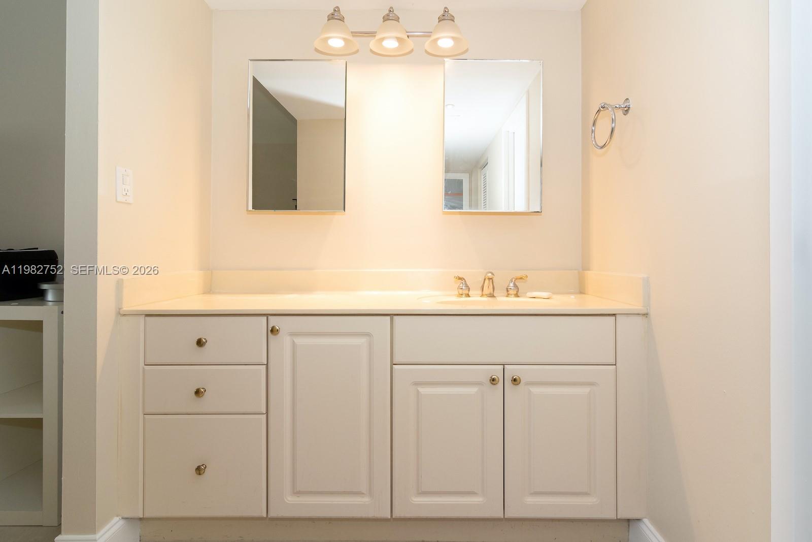 BRICKELL BAY CLUB CONDO - Residential