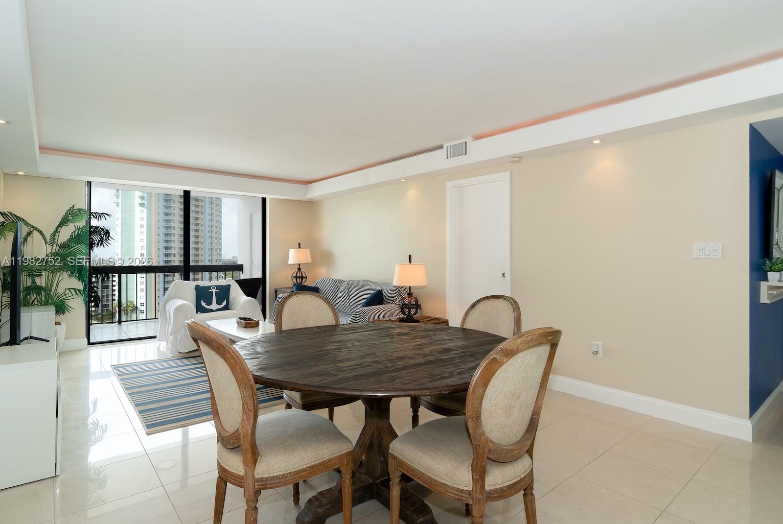 BRICKELL BAY CLUB CONDO - Residential
