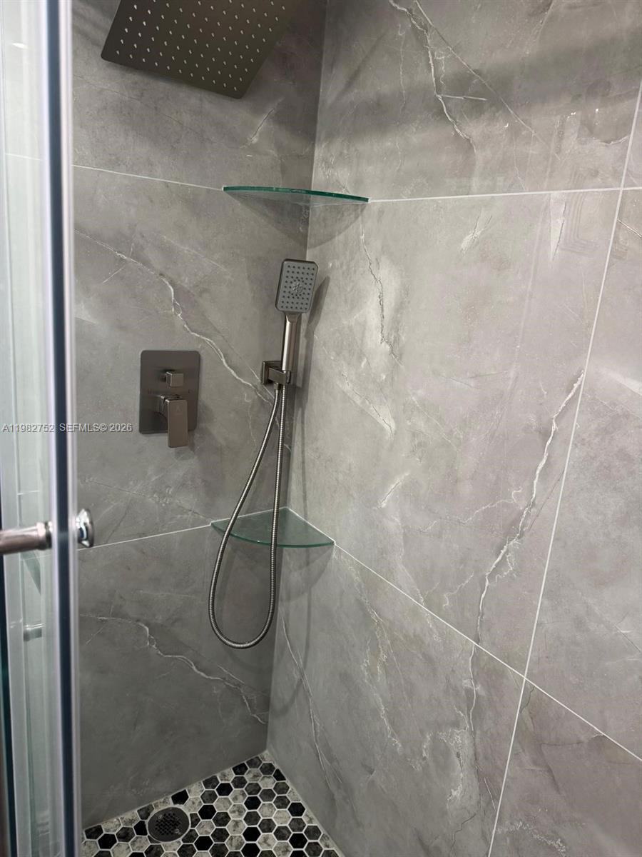 BRICKELL BAY CLUB CONDO - Residential