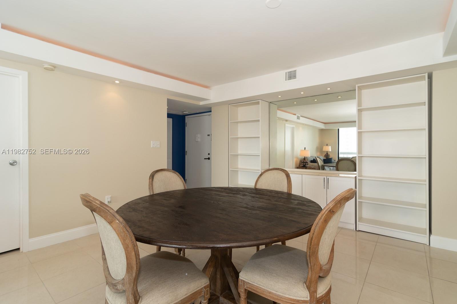 BRICKELL BAY CLUB CONDO - Residential