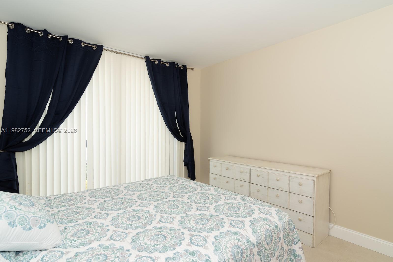 BRICKELL BAY CLUB CONDO - Residential