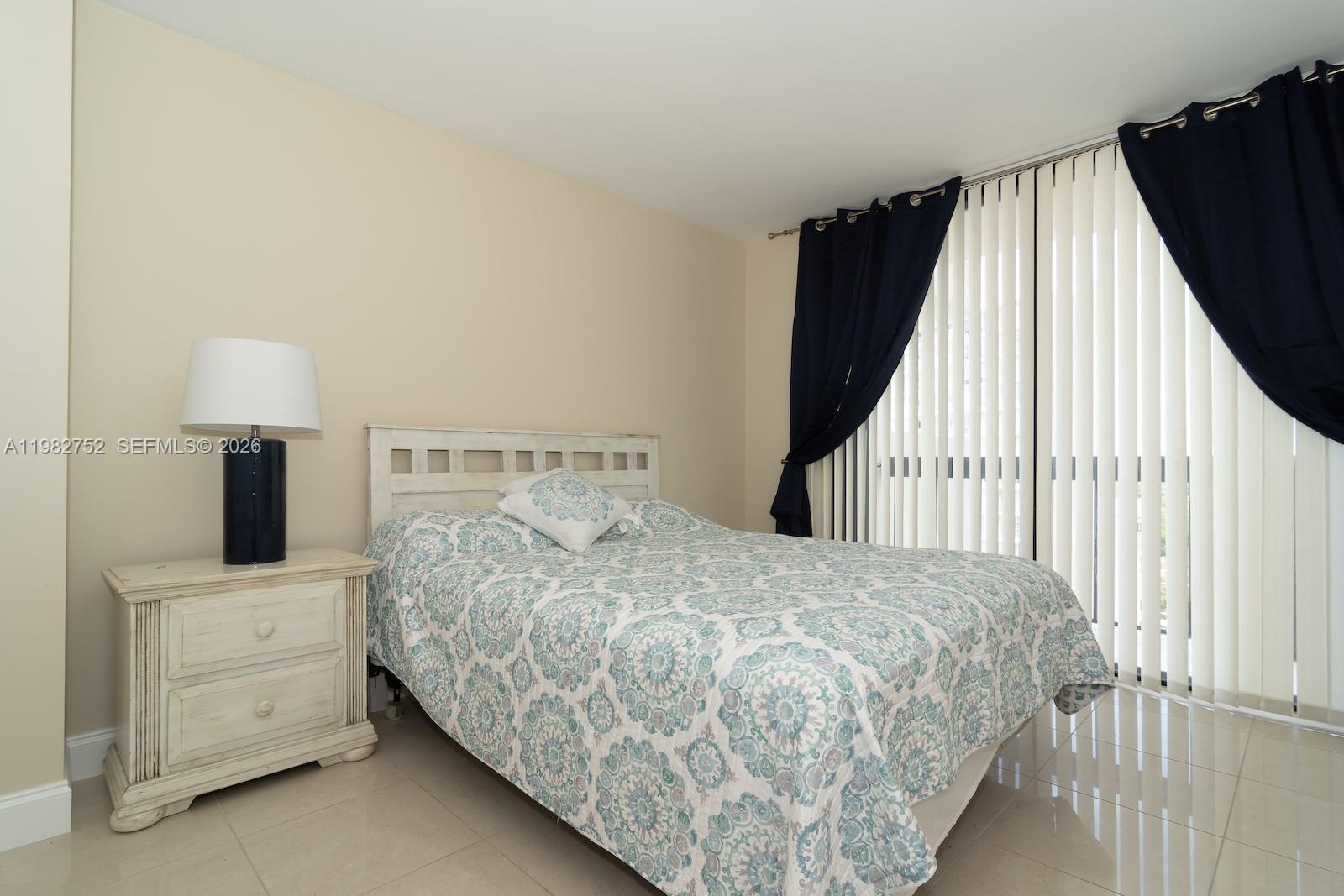 BRICKELL BAY CLUB CONDO - Residential