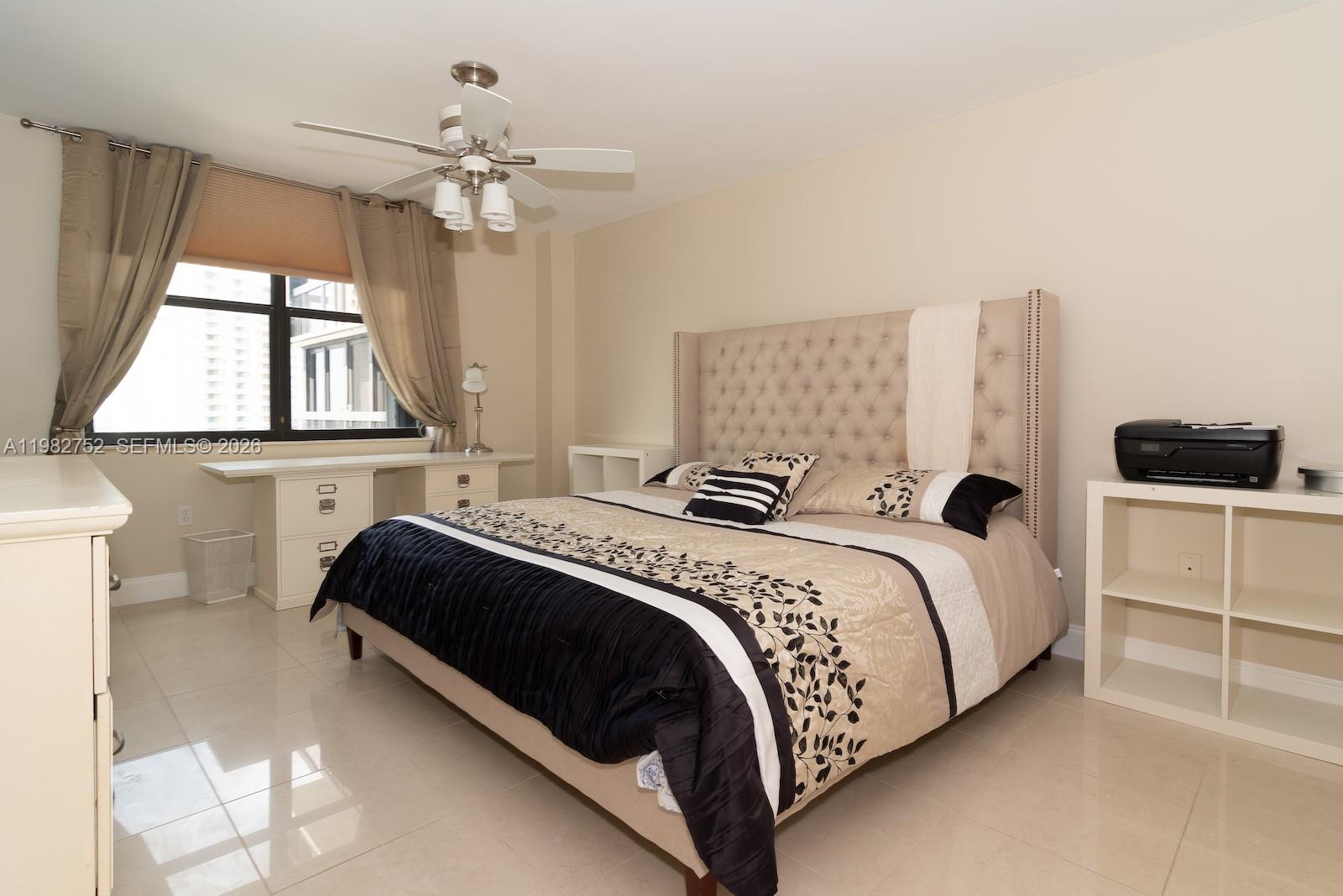 BRICKELL BAY CLUB CONDO - Residential