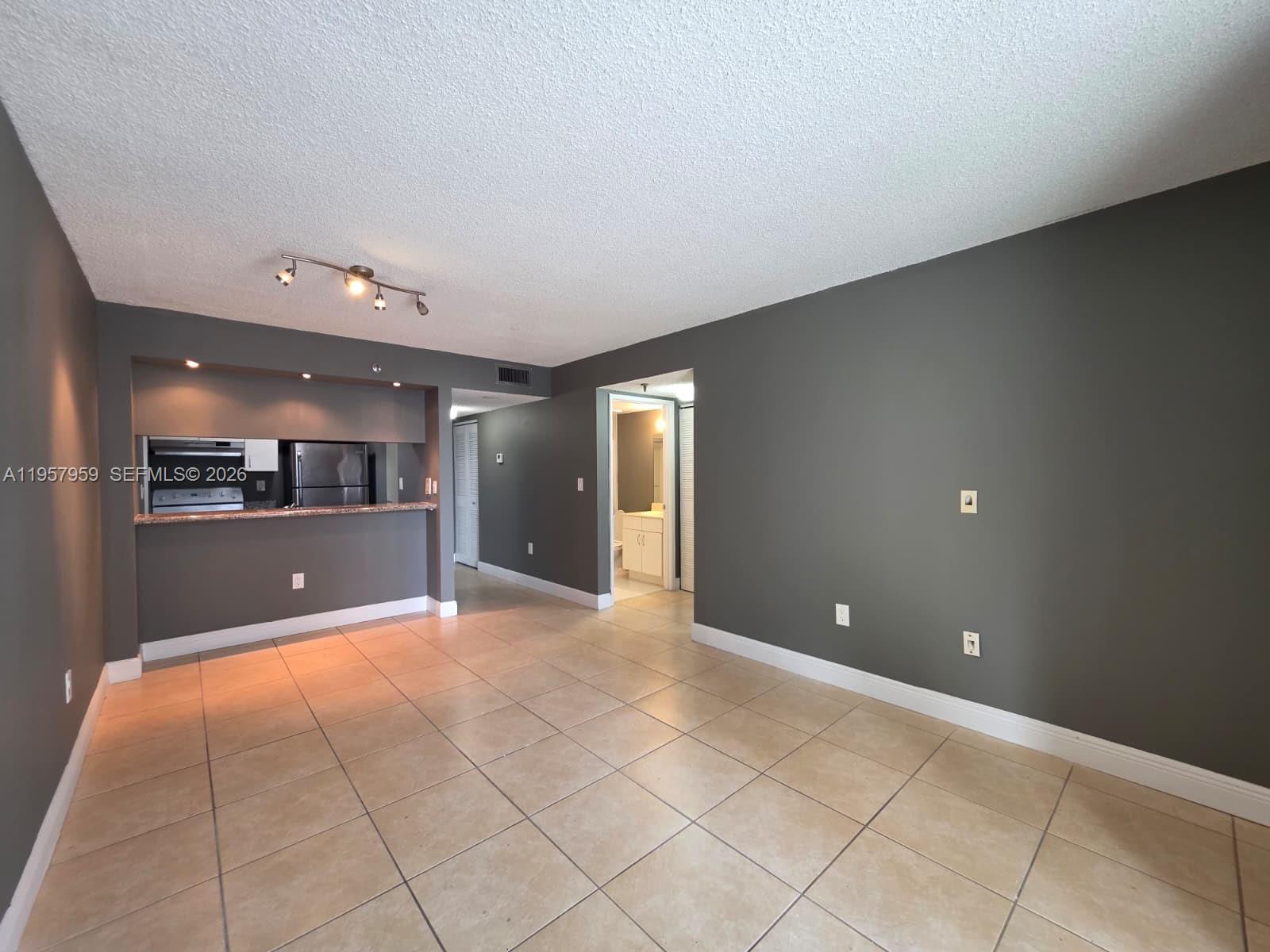 MADISON DOWNTOWN CONDO - Residential Lease