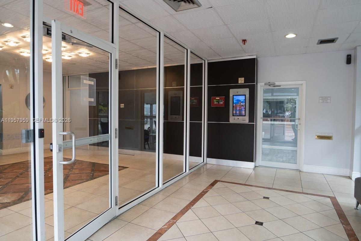 MADISON DOWNTOWN CONDO - Residential Lease