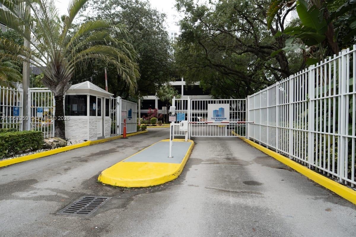 MADISON DOWNTOWN CONDO - Residential Lease