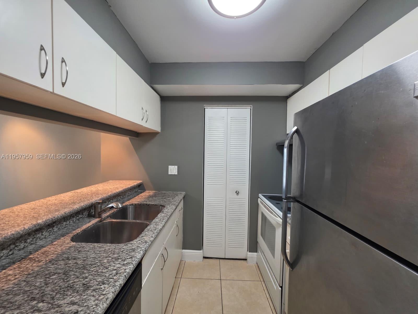 MADISON DOWNTOWN CONDO - Residential Lease