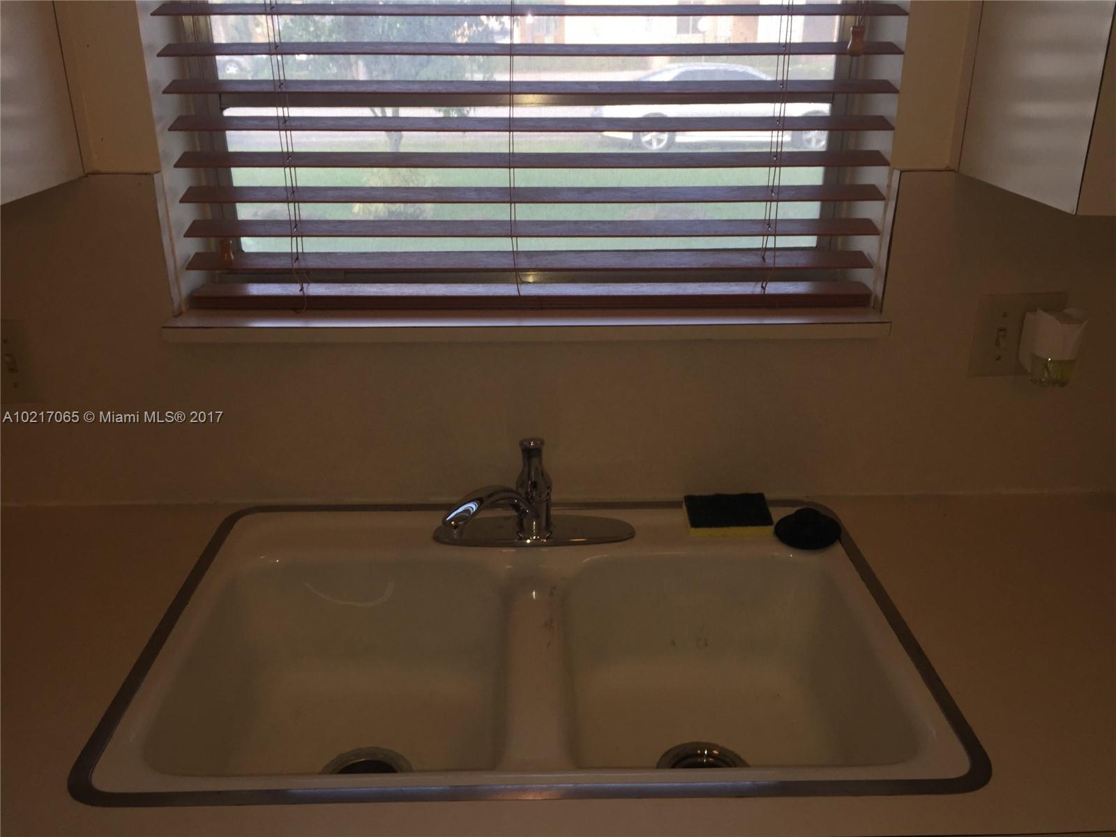 Pinetree Condo Apts - Residential Lease