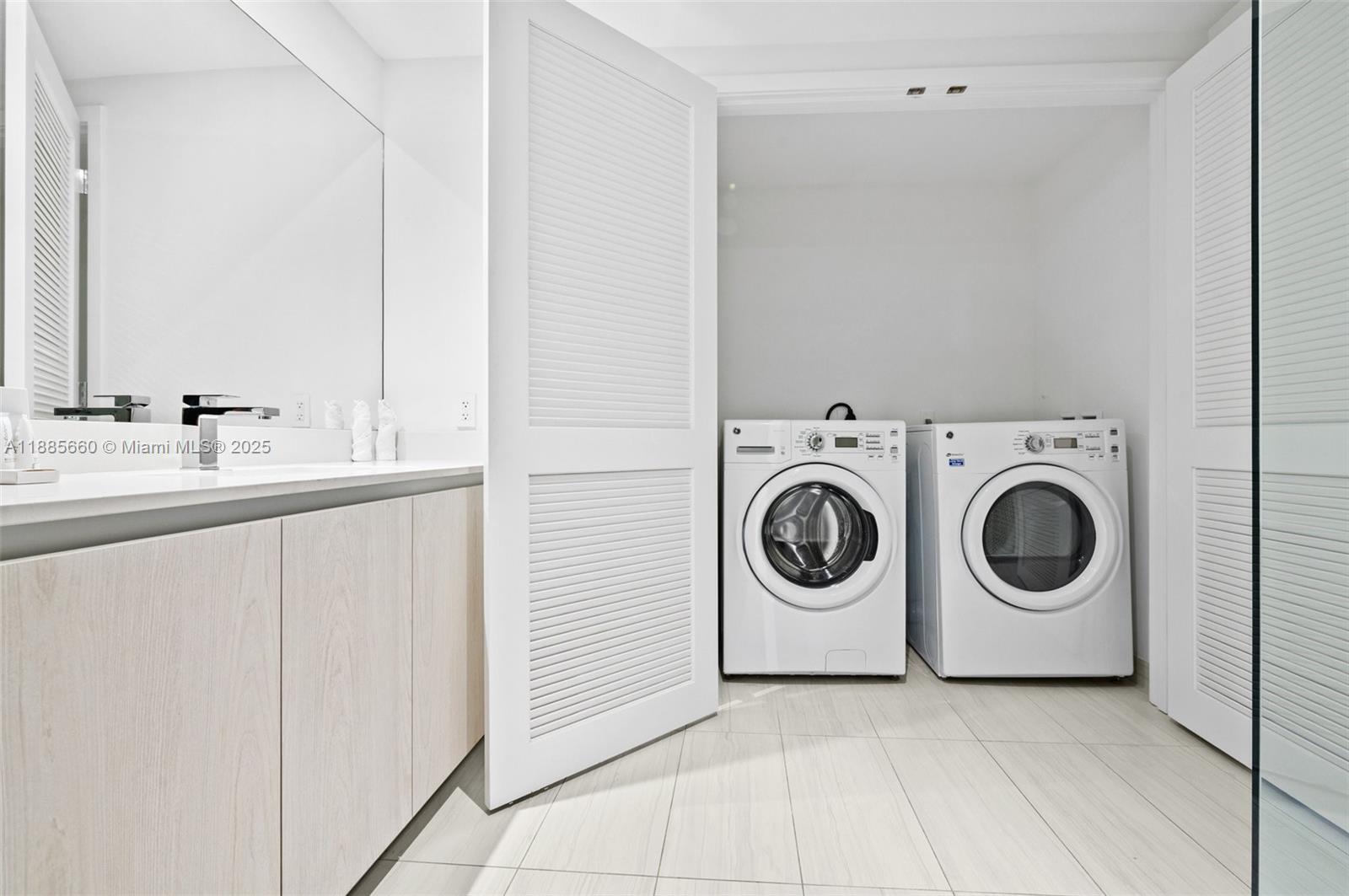 4010 SOUTH OCEAN CONDO - Residential Lease