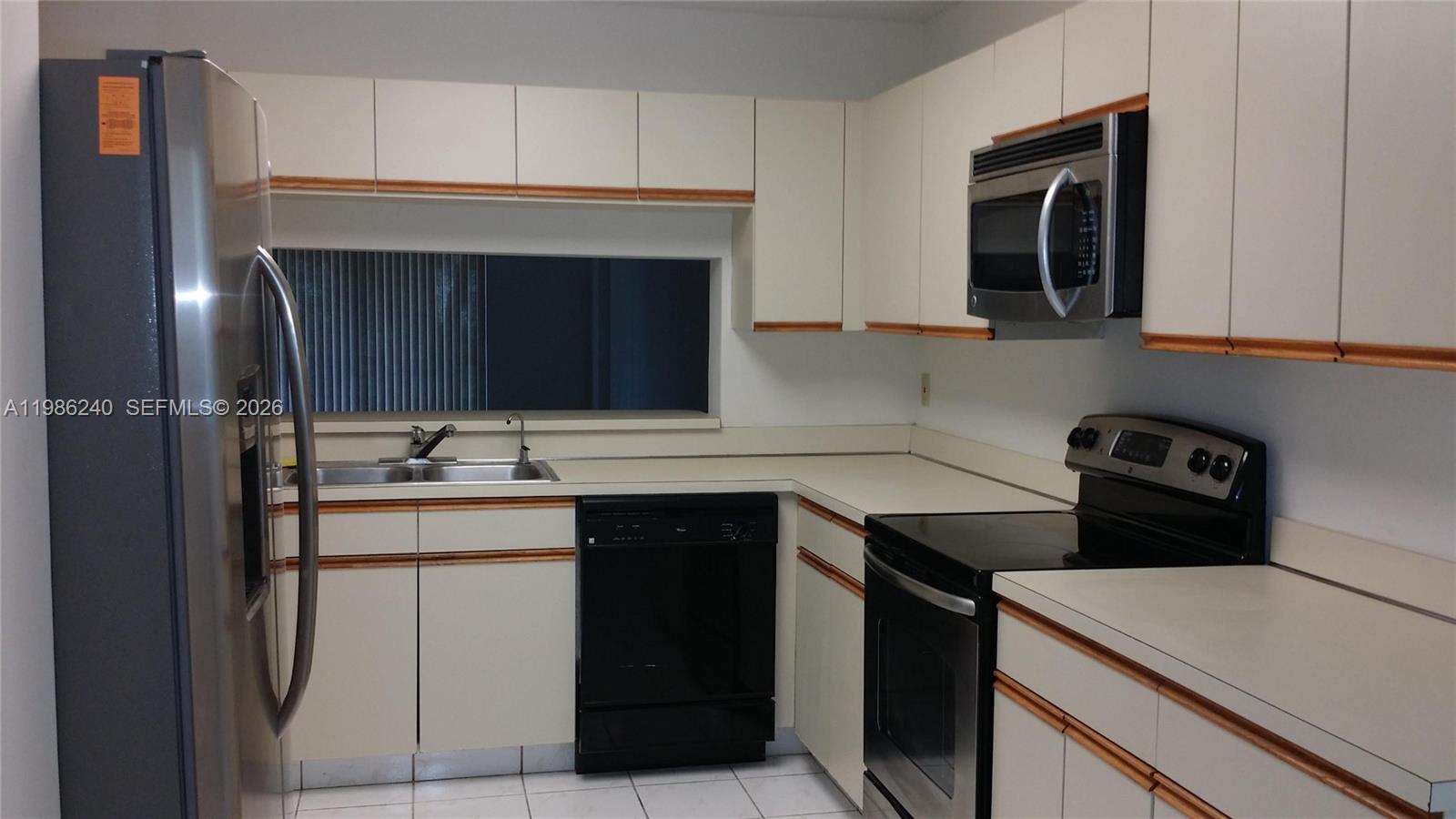 FAIRWAY CLUB CONDO - Residential Lease