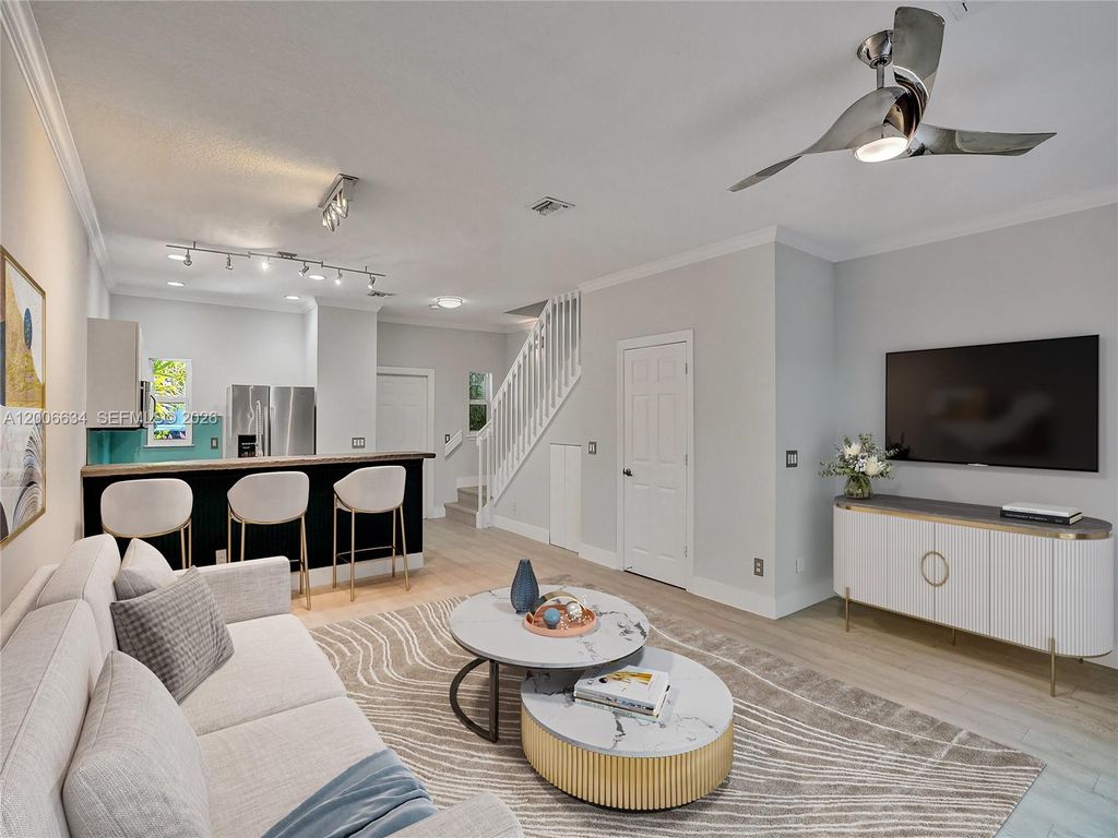 Photo of 835 NE 19th Ave #10, Fort Lauderdale, FL 33304 (MLS # A12006634)