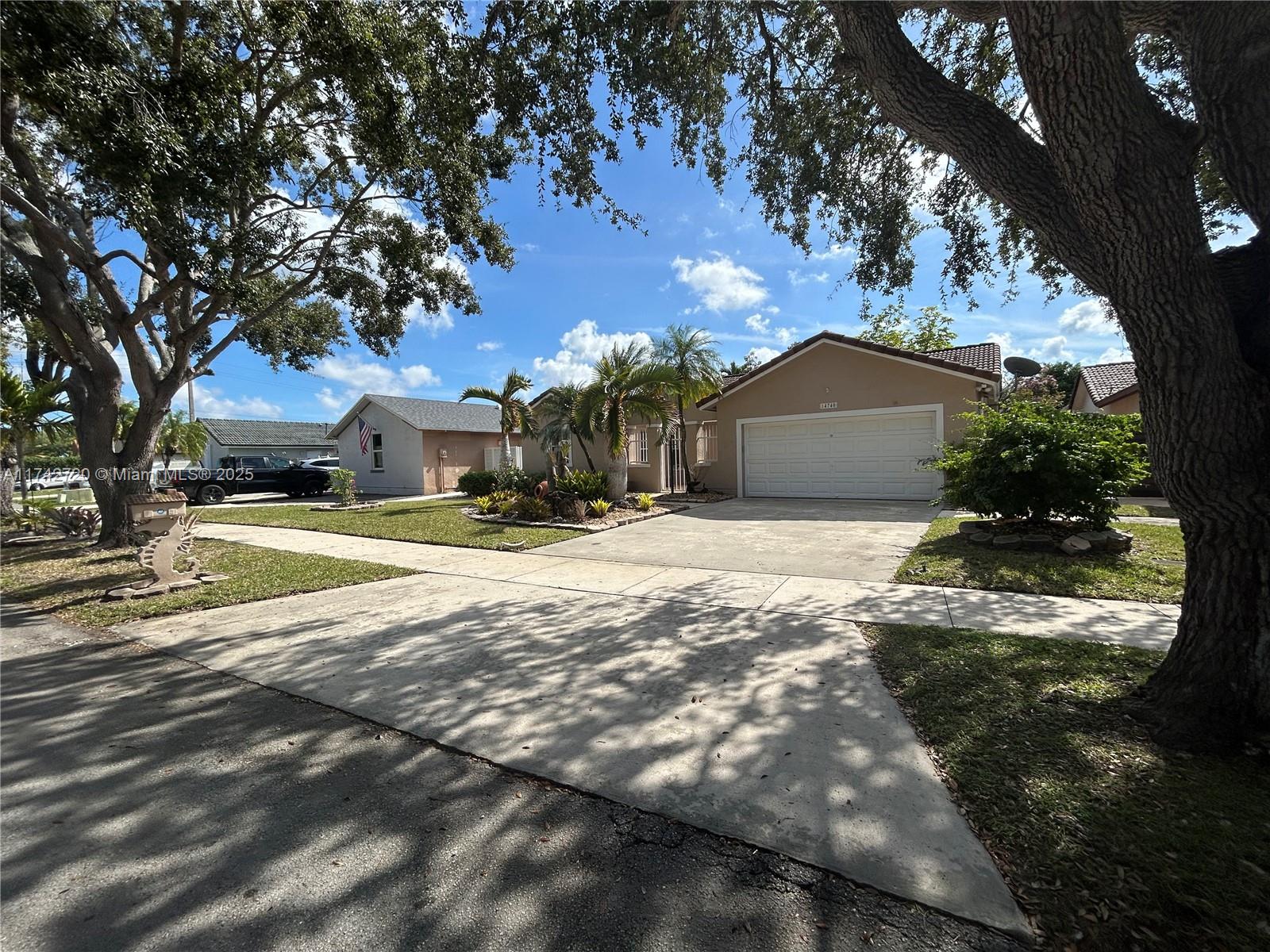 14740 Sw 170th Ter, Miami, Broward County, Florida - 4 Bedrooms  
2 Bathrooms - 