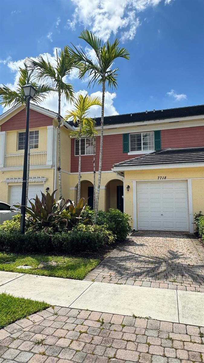 Rental Property at 7718 Paddock Pl, Davie, Broward County, Florida - Bedrooms: 2 
Bathrooms: 3  - $2,900 MO.