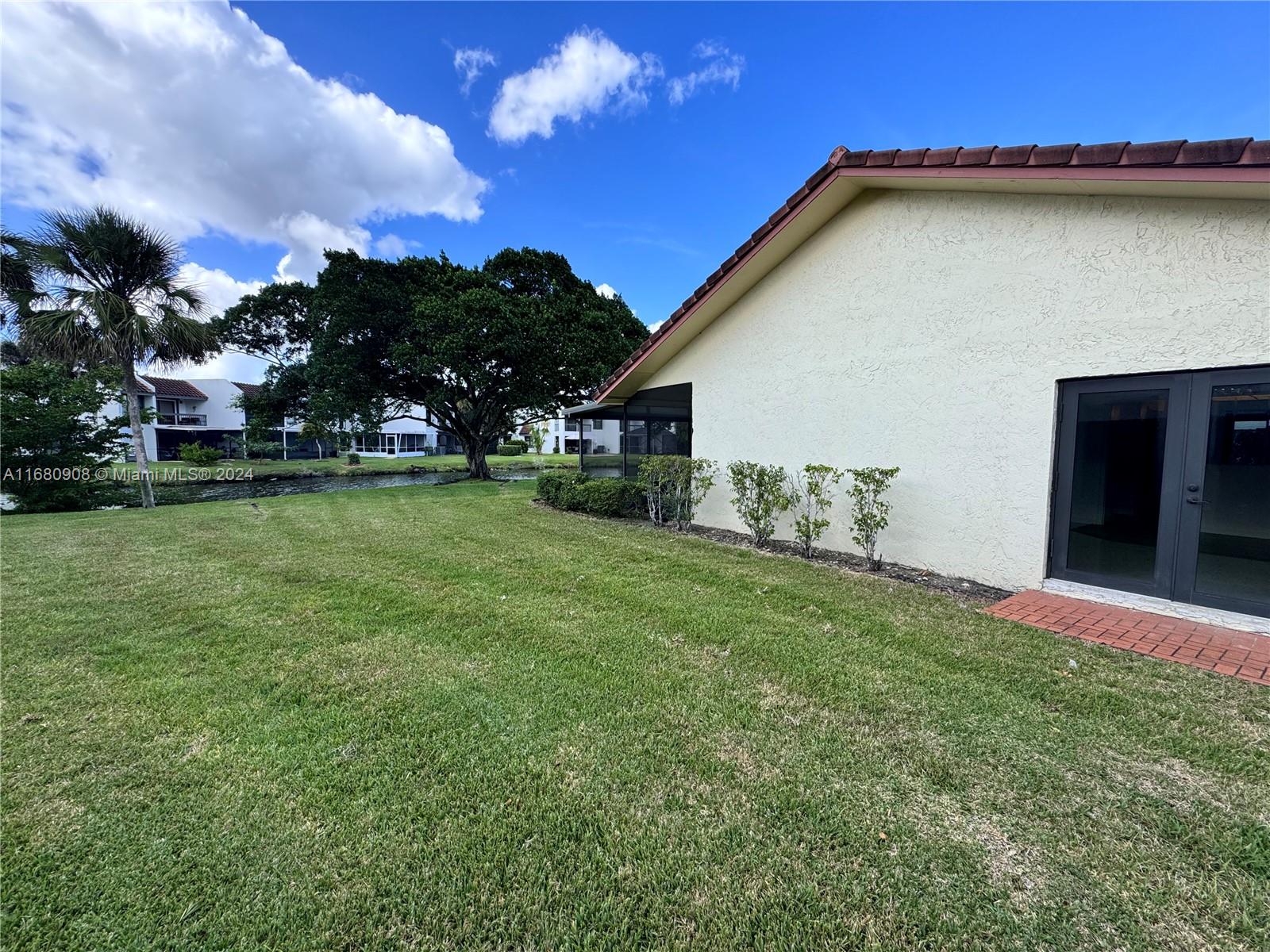 VILLAS OF BONAVENTURE AT - Residential